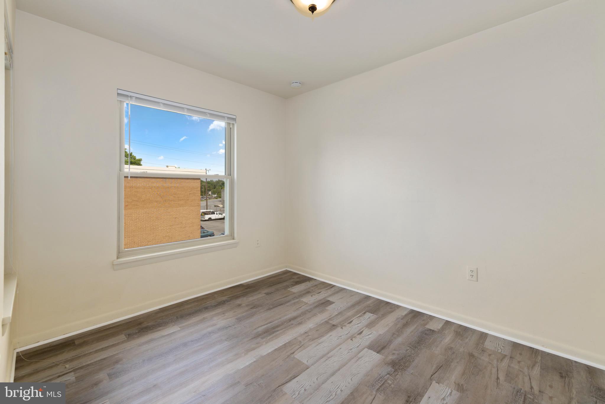 MARLOW TOWERS CONDOMINIUMS - Residential Lease