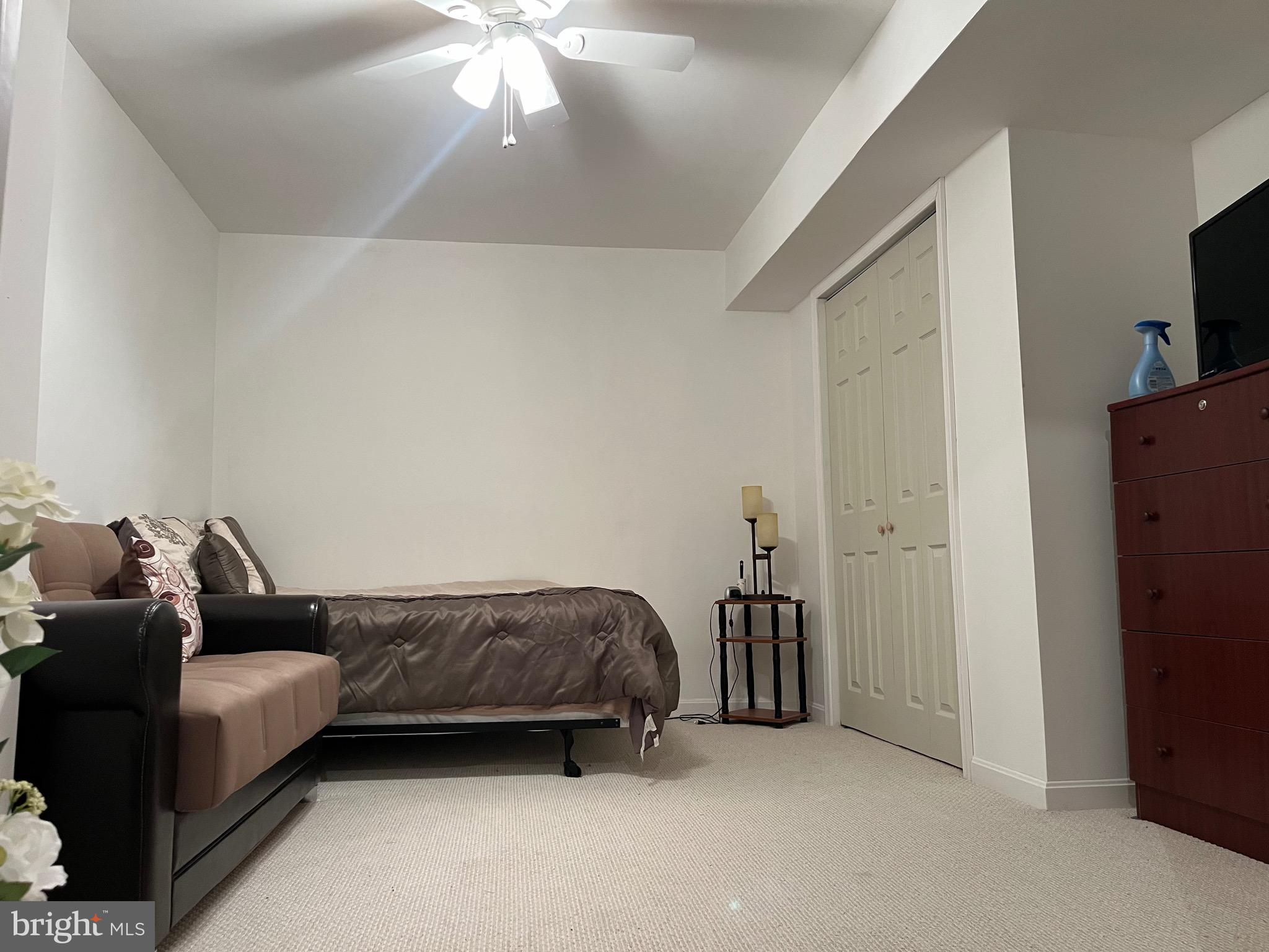 LEE'S PARKE - Residential Lease