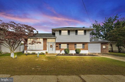 Photo of 127 Jerome Avenue, BLACKWOOD, NJ 08012 (MLS # NJCD2103550)