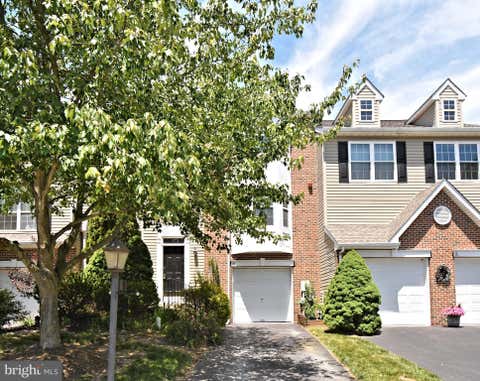 Townhouse For Sale - 18 Norsham Way<br/> Montgomery County, COLLEGEVILLE, PA 19426
