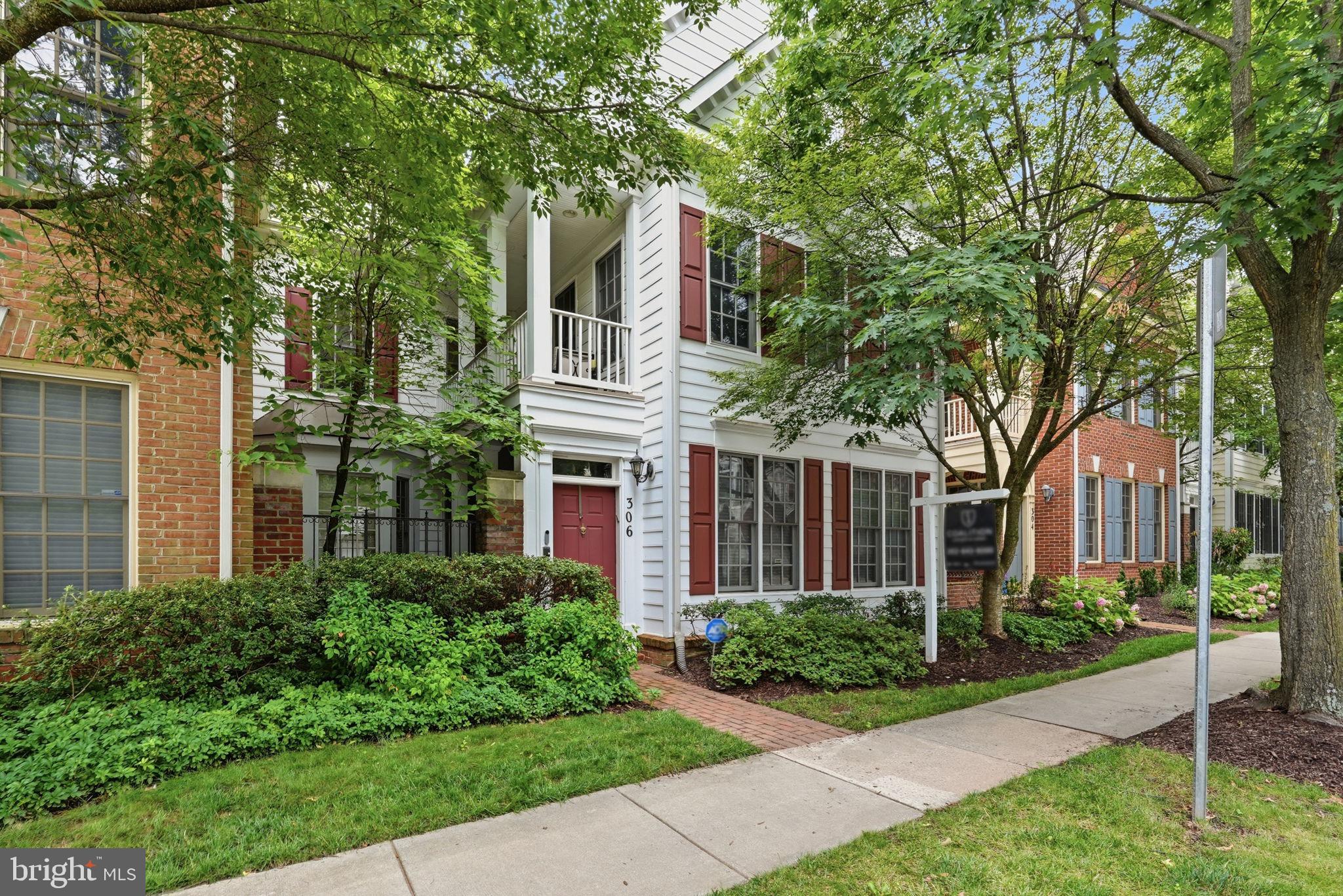 306 OAK KNOLL TERRACE