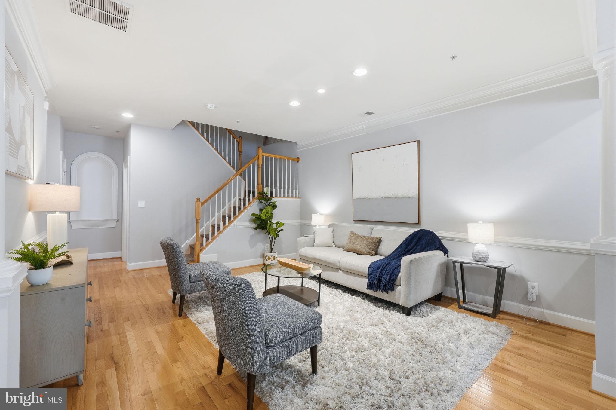 306 OAK KNOLL TERRACE