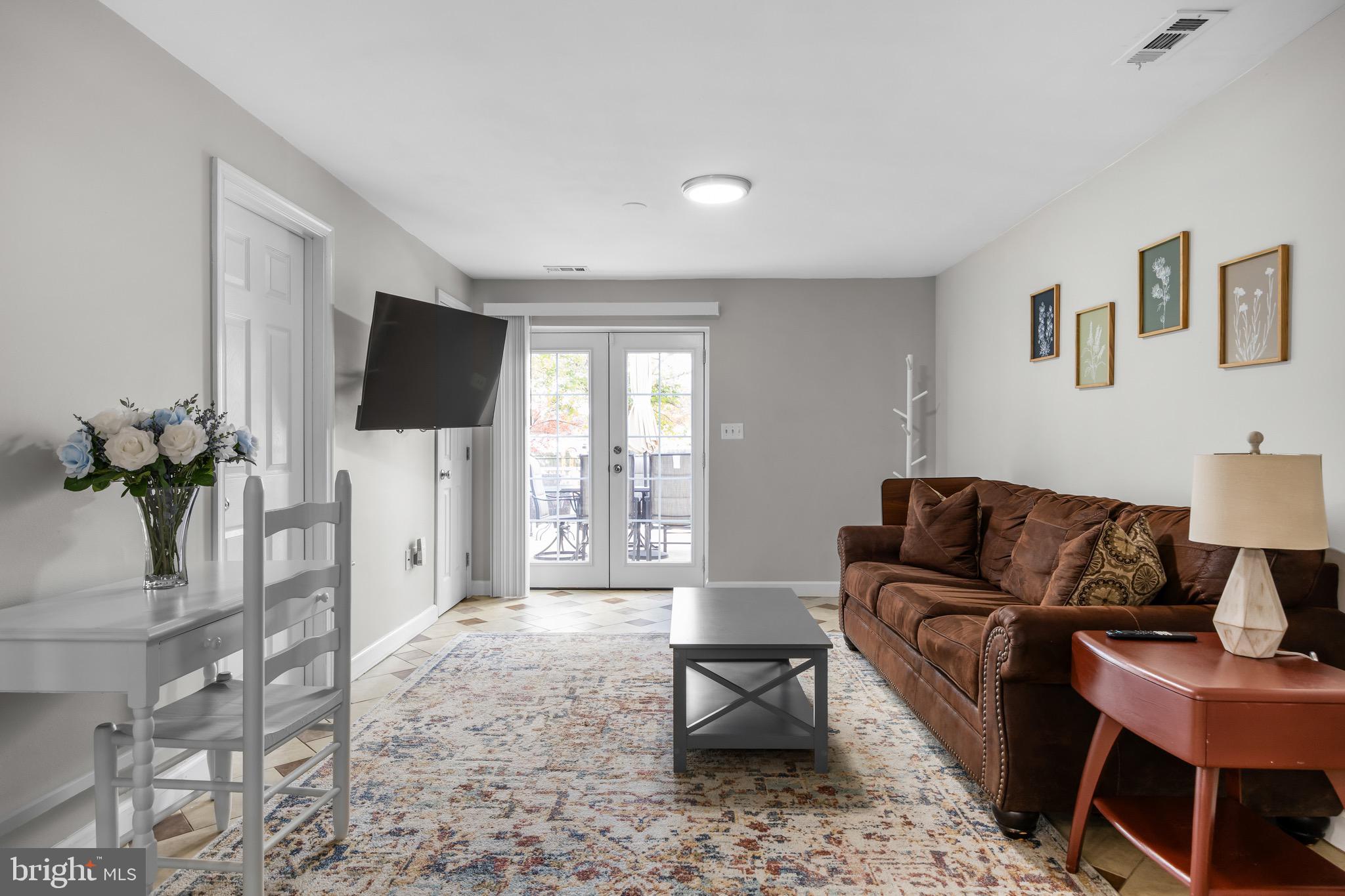 VALLEY STREAM ESTATES - Residential