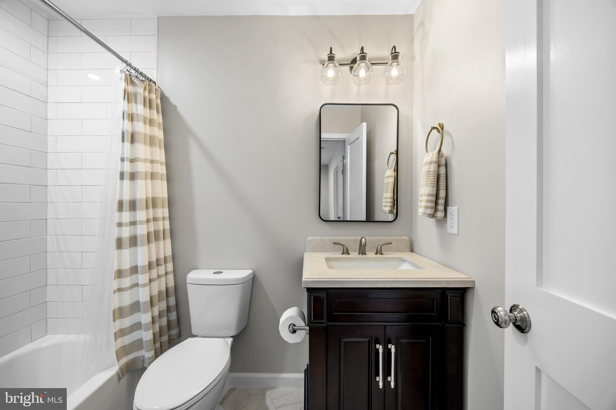 VALLEY STREAM ESTATES - Residential