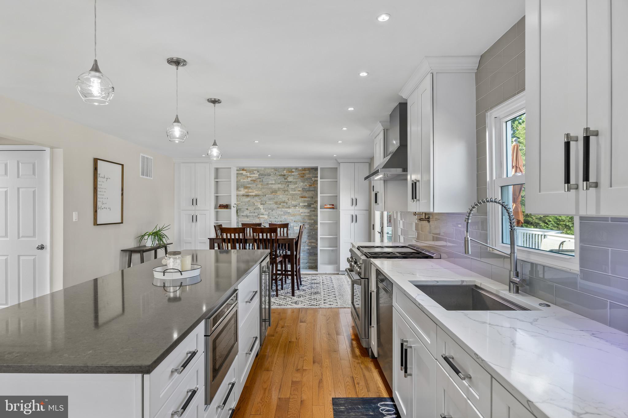 VALLEY STREAM ESTATES - Residential