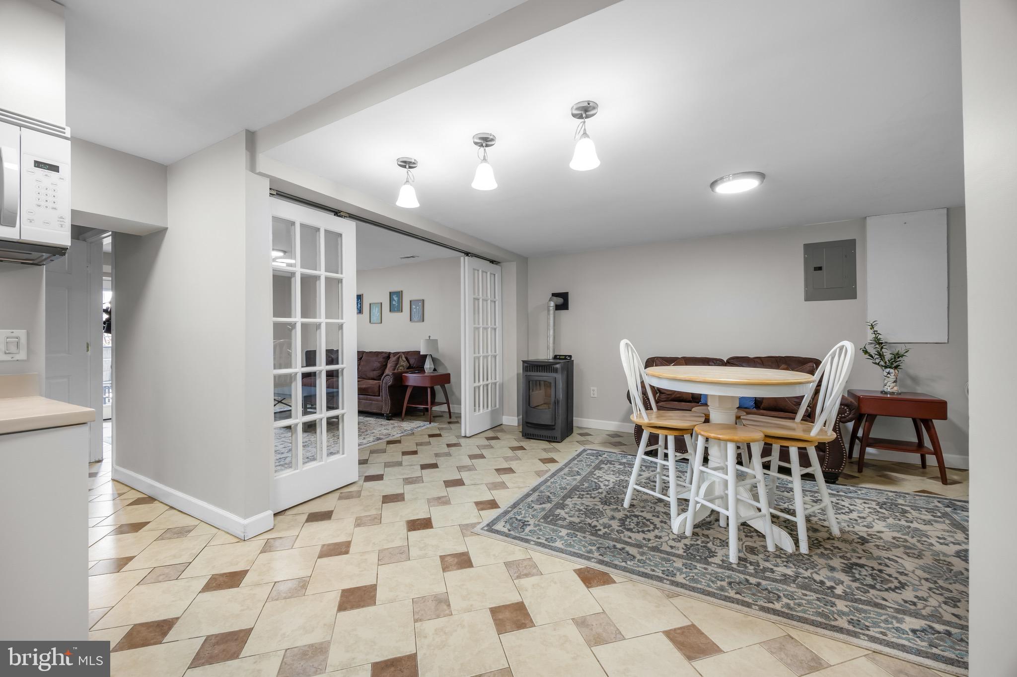 VALLEY STREAM ESTATES - Residential