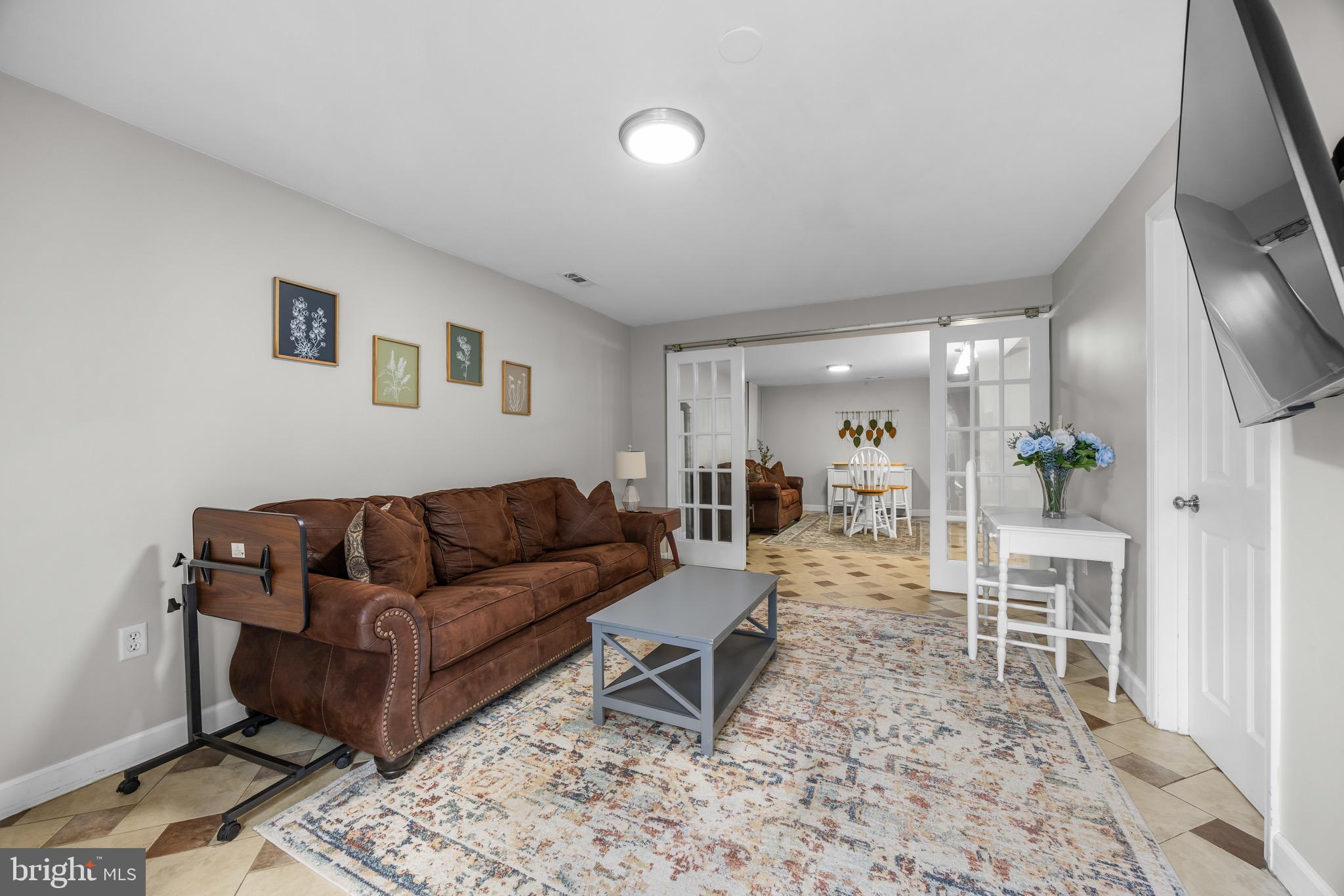 VALLEY STREAM ESTATES - Residential