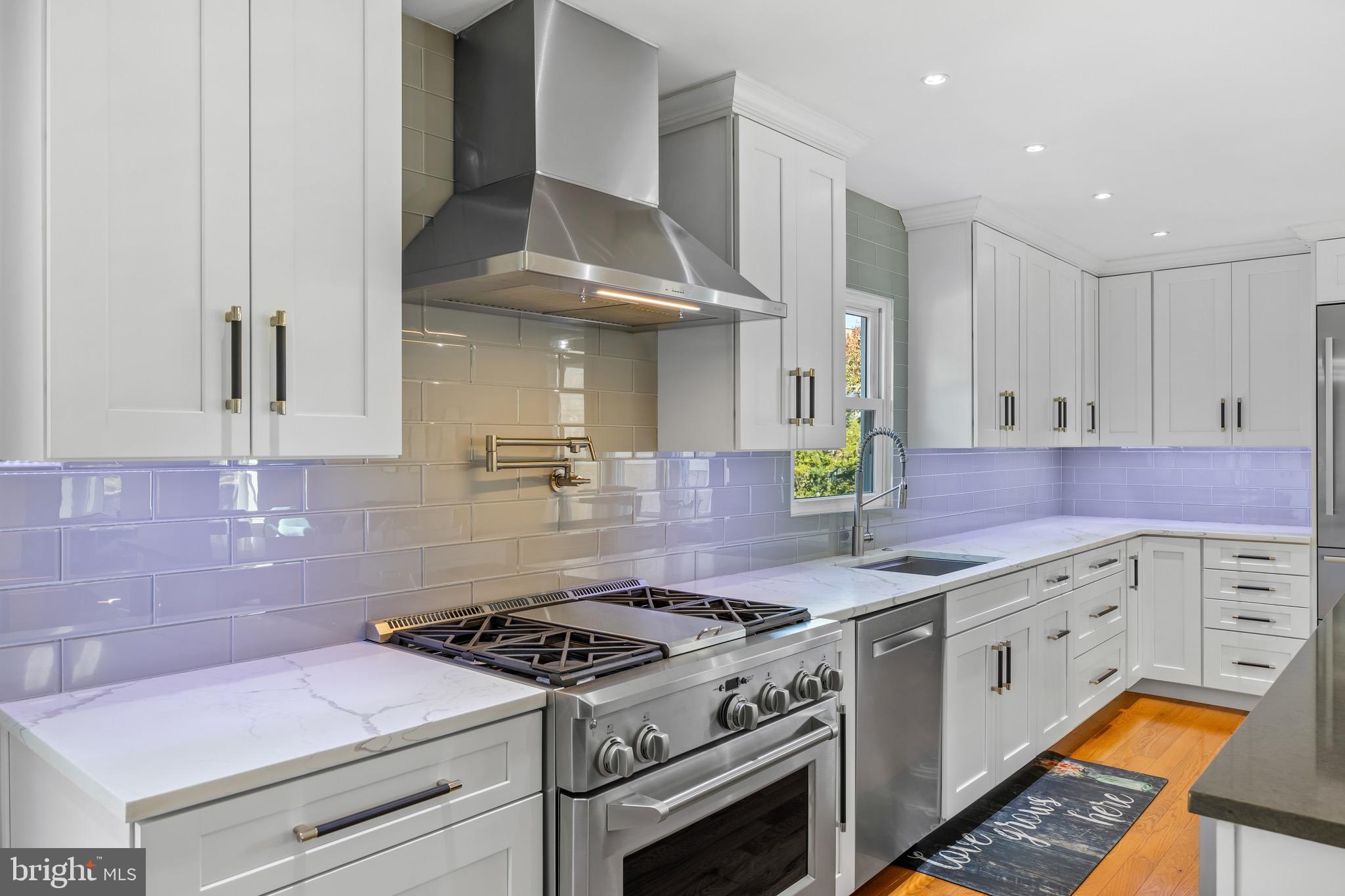 VALLEY STREAM ESTATES - Residential