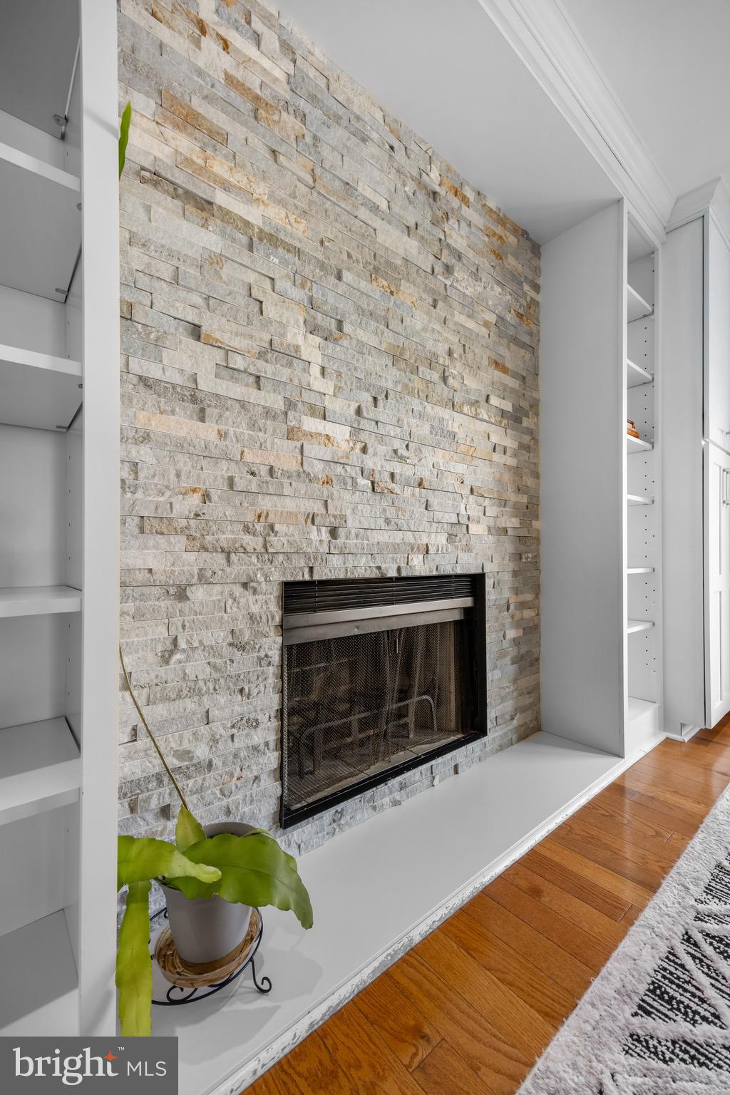 VALLEY STREAM ESTATES - Residential