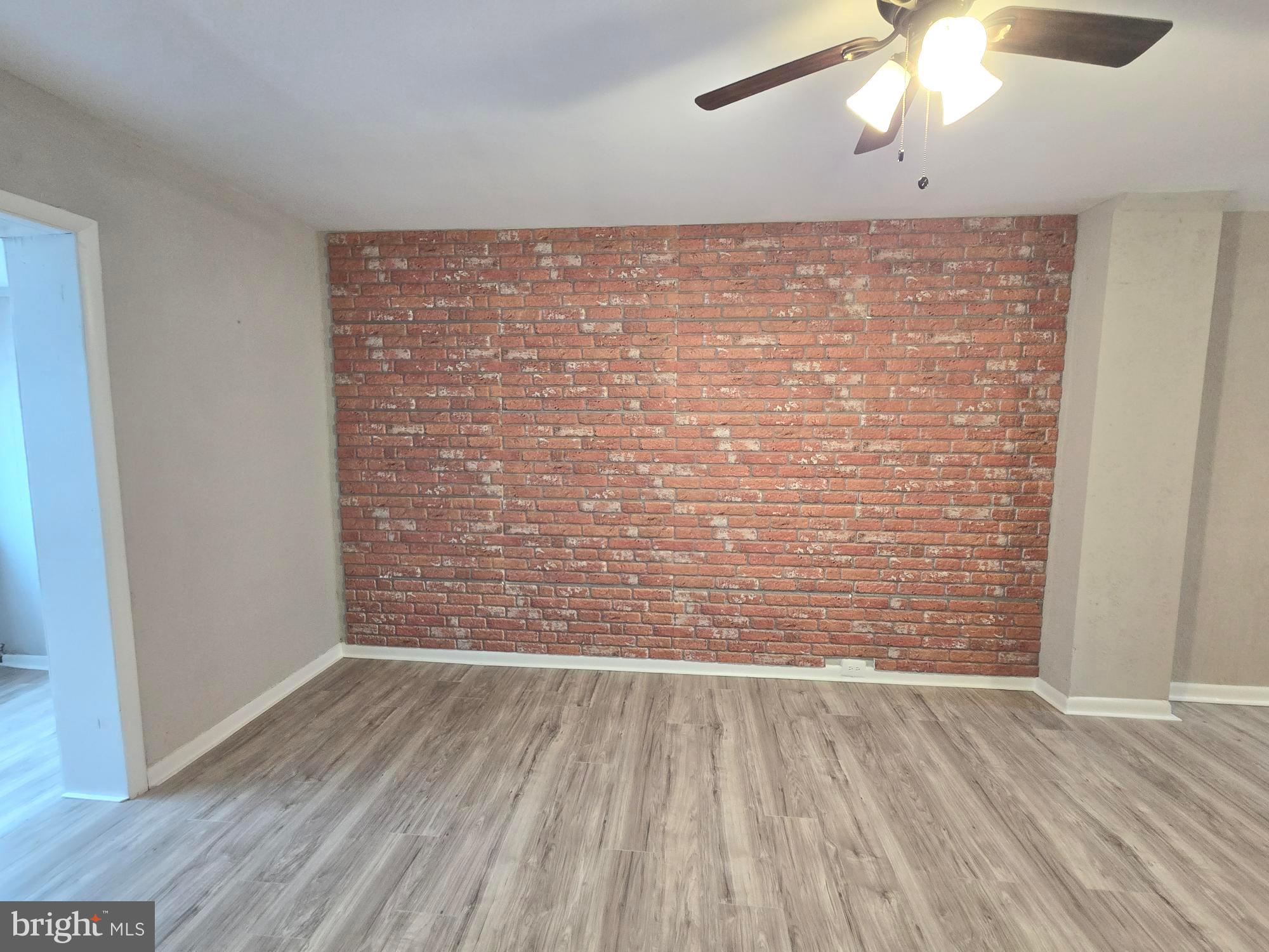 OXFORD CIRCLE - Residential Lease