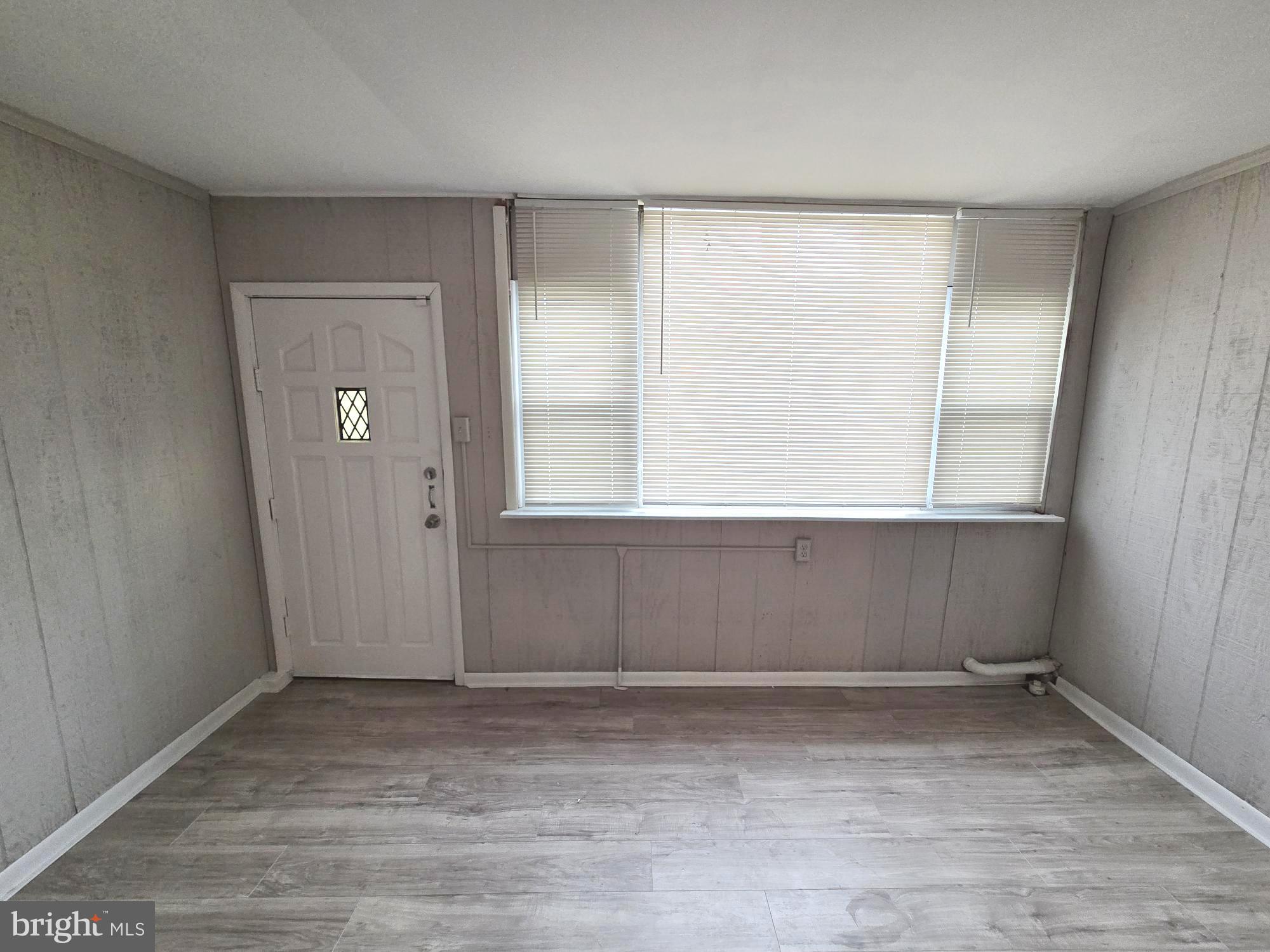 OXFORD CIRCLE - Residential Lease