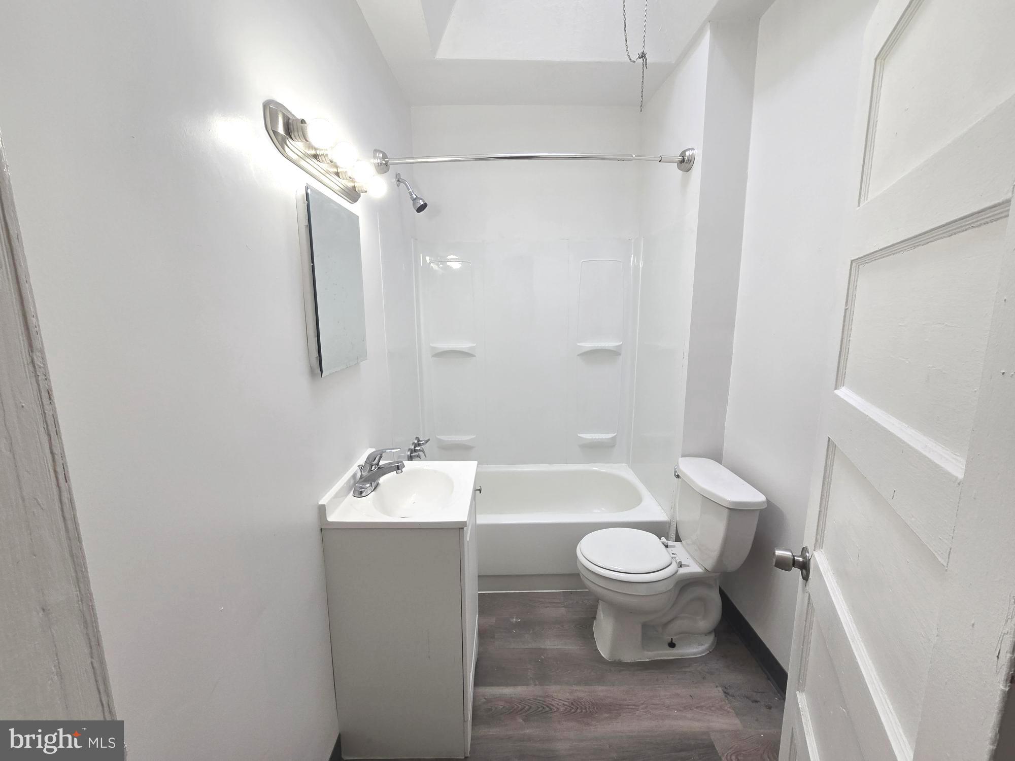 OXFORD CIRCLE - Residential Lease