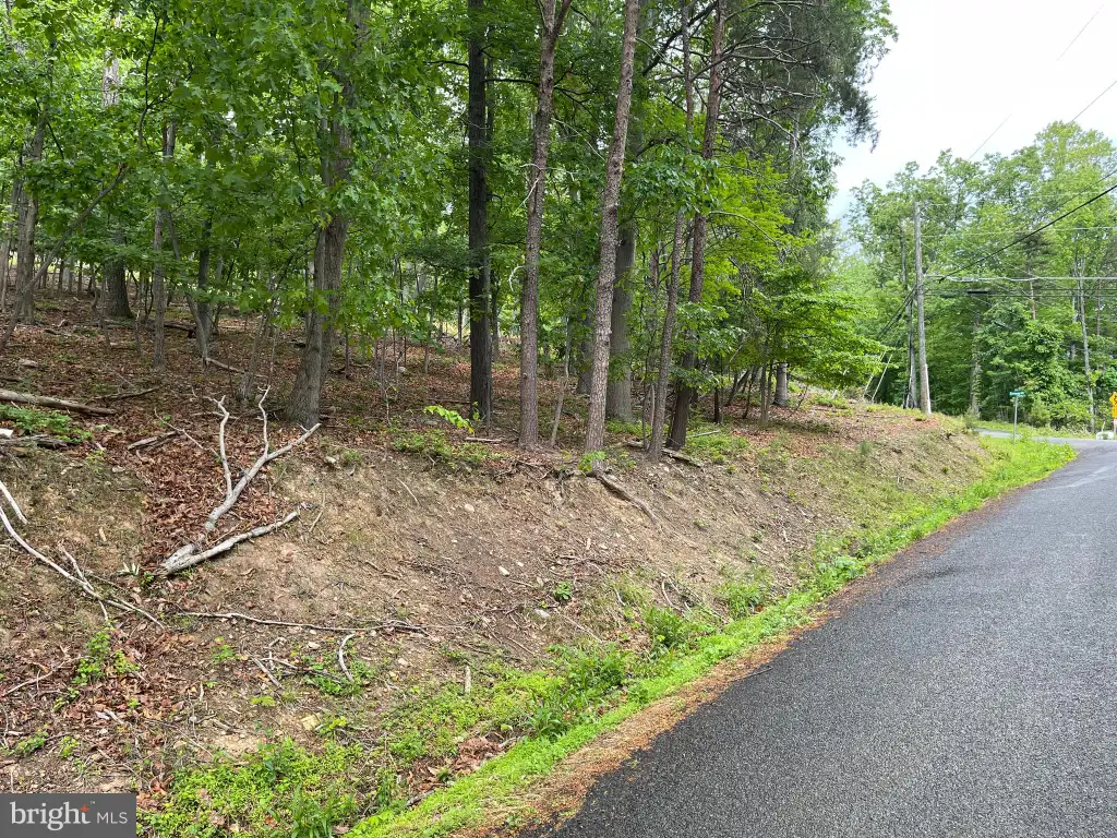 16207 Sumney Drive, Haymarket, VA 20169
