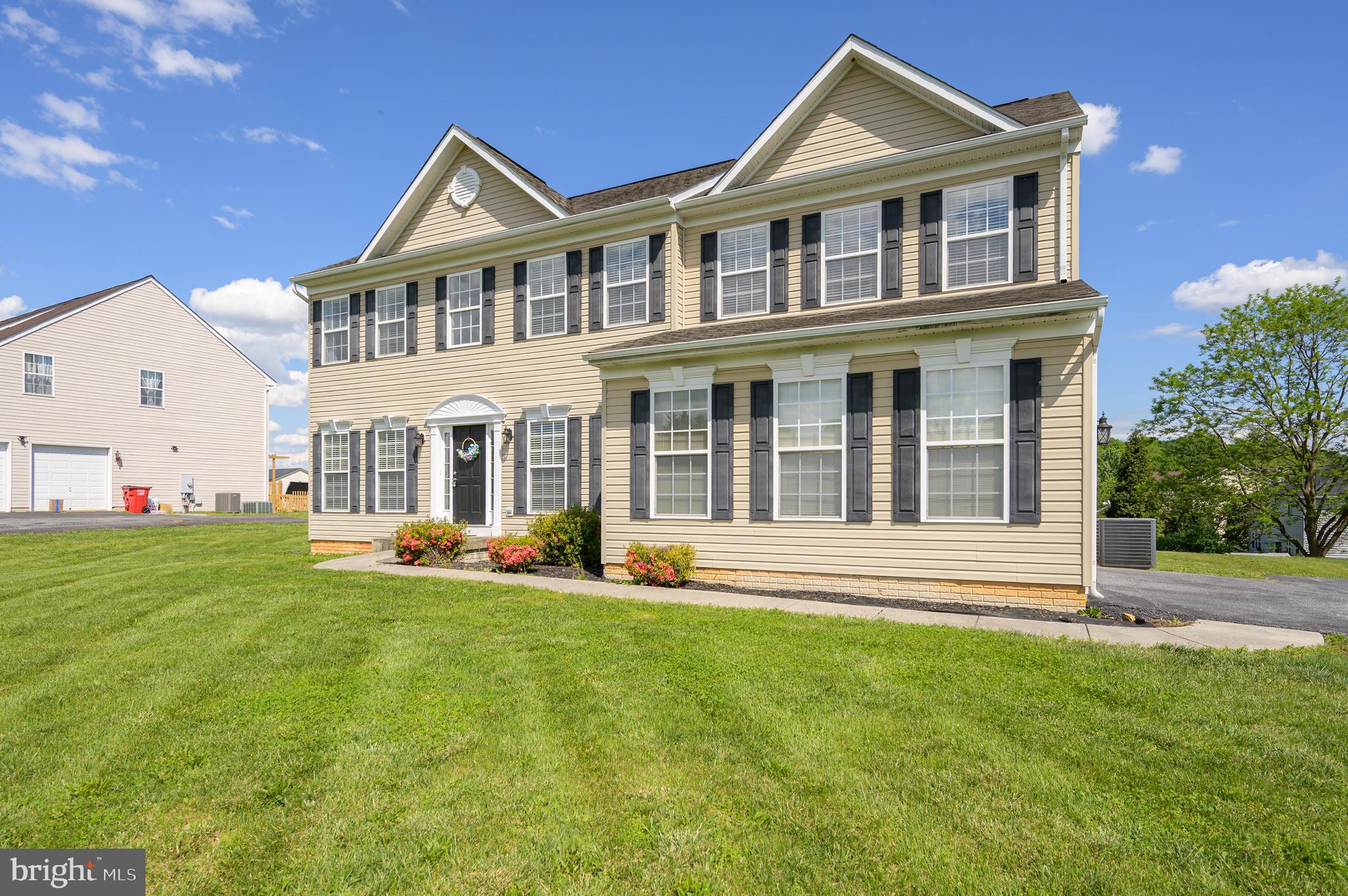 APPLE KNOLLS - Residential