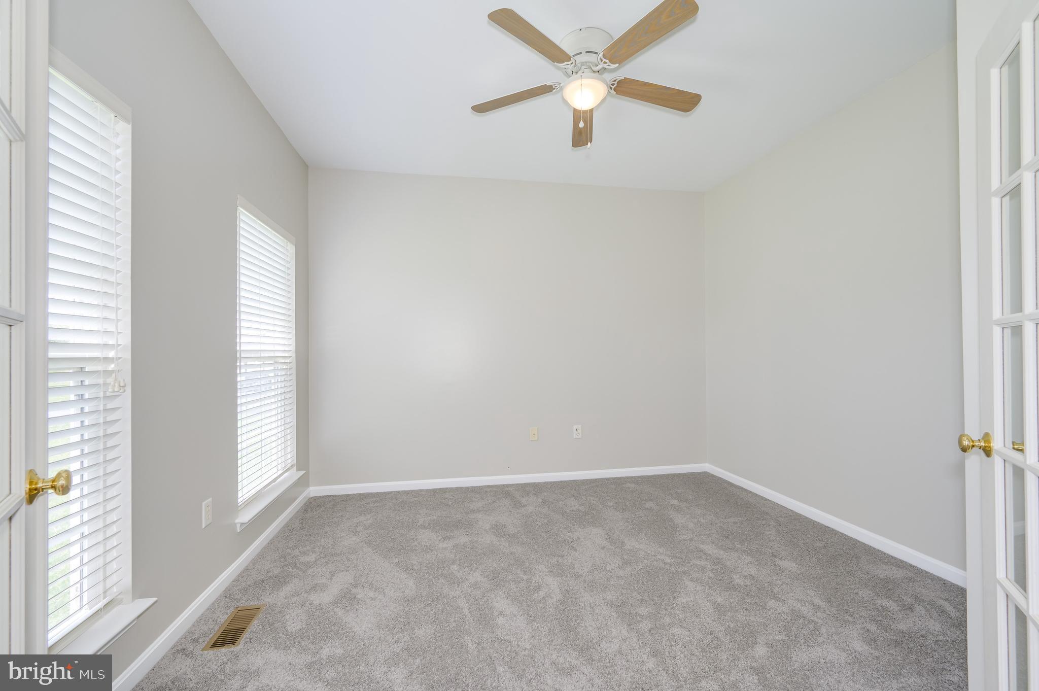 APPLE KNOLLS - Residential