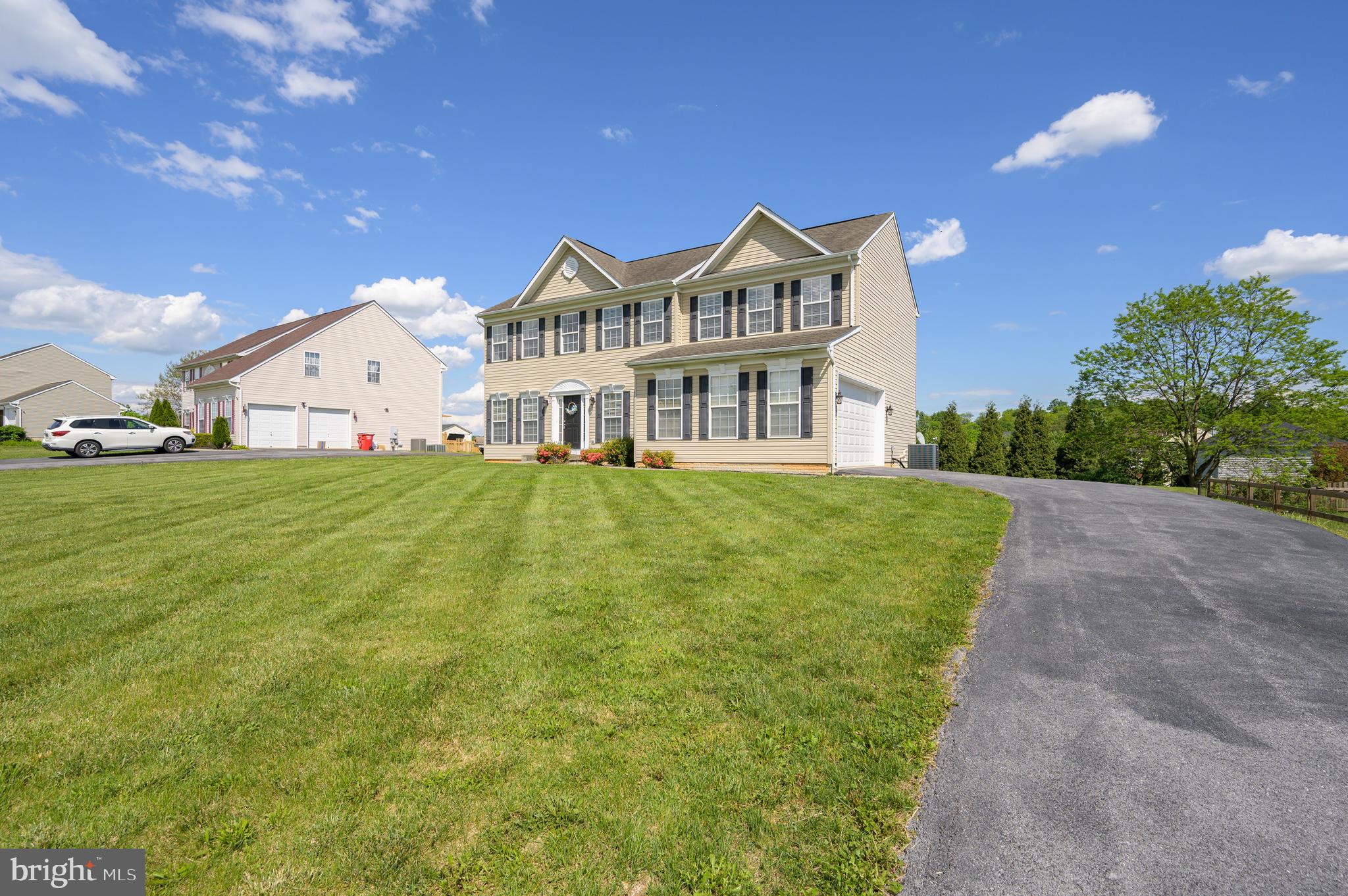 APPLE KNOLLS - Residential