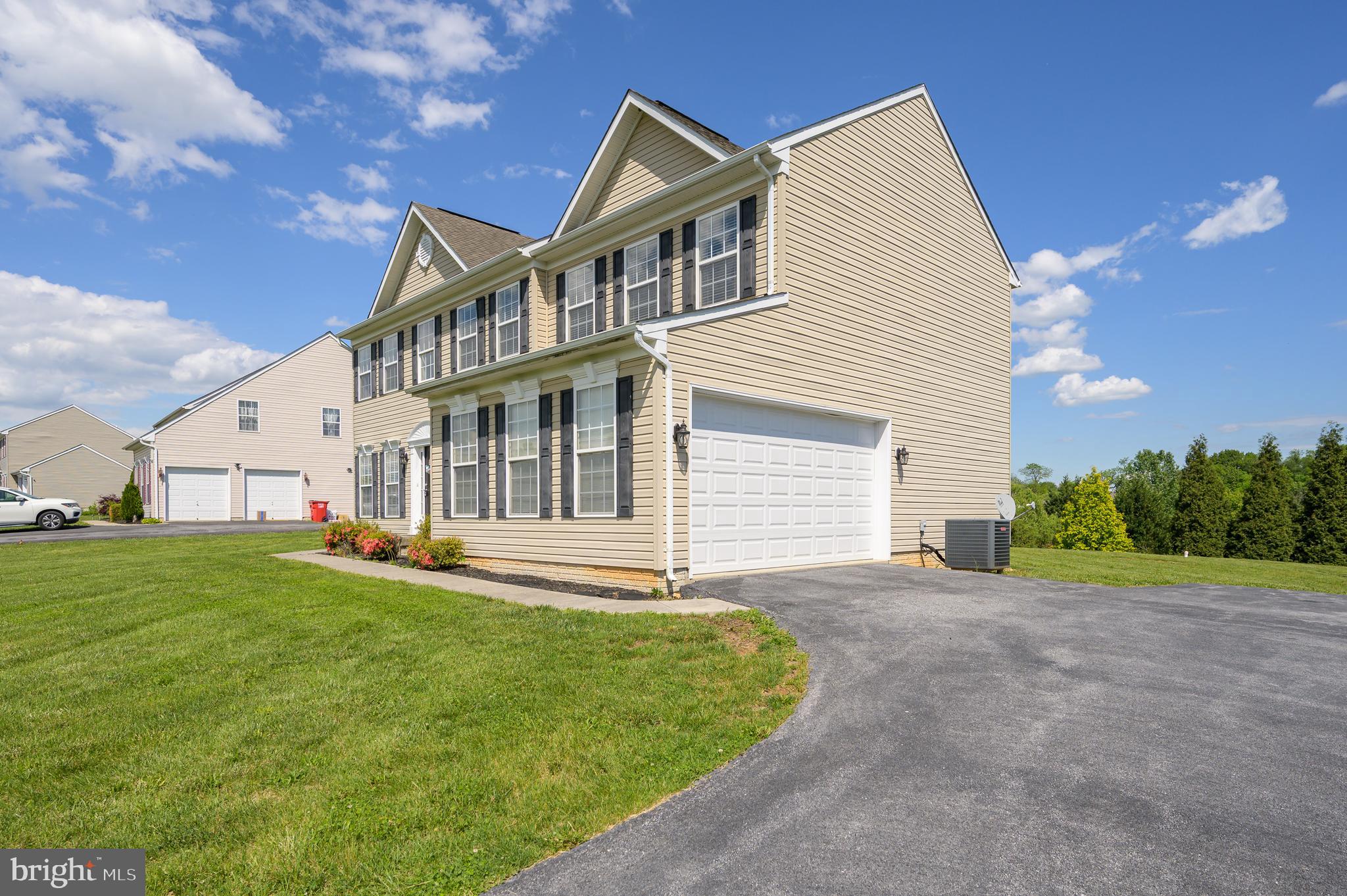 APPLE KNOLLS - Residential