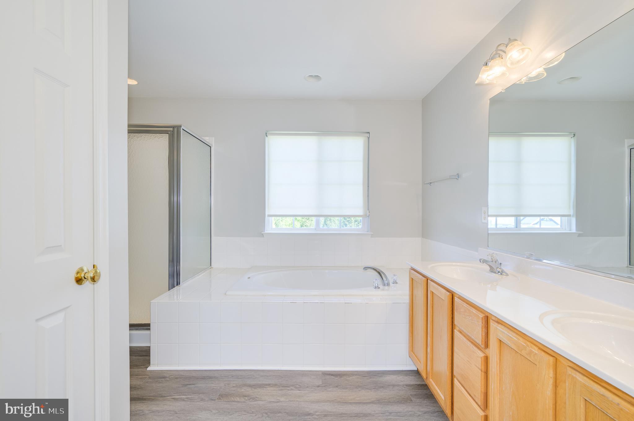 APPLE KNOLLS - Residential