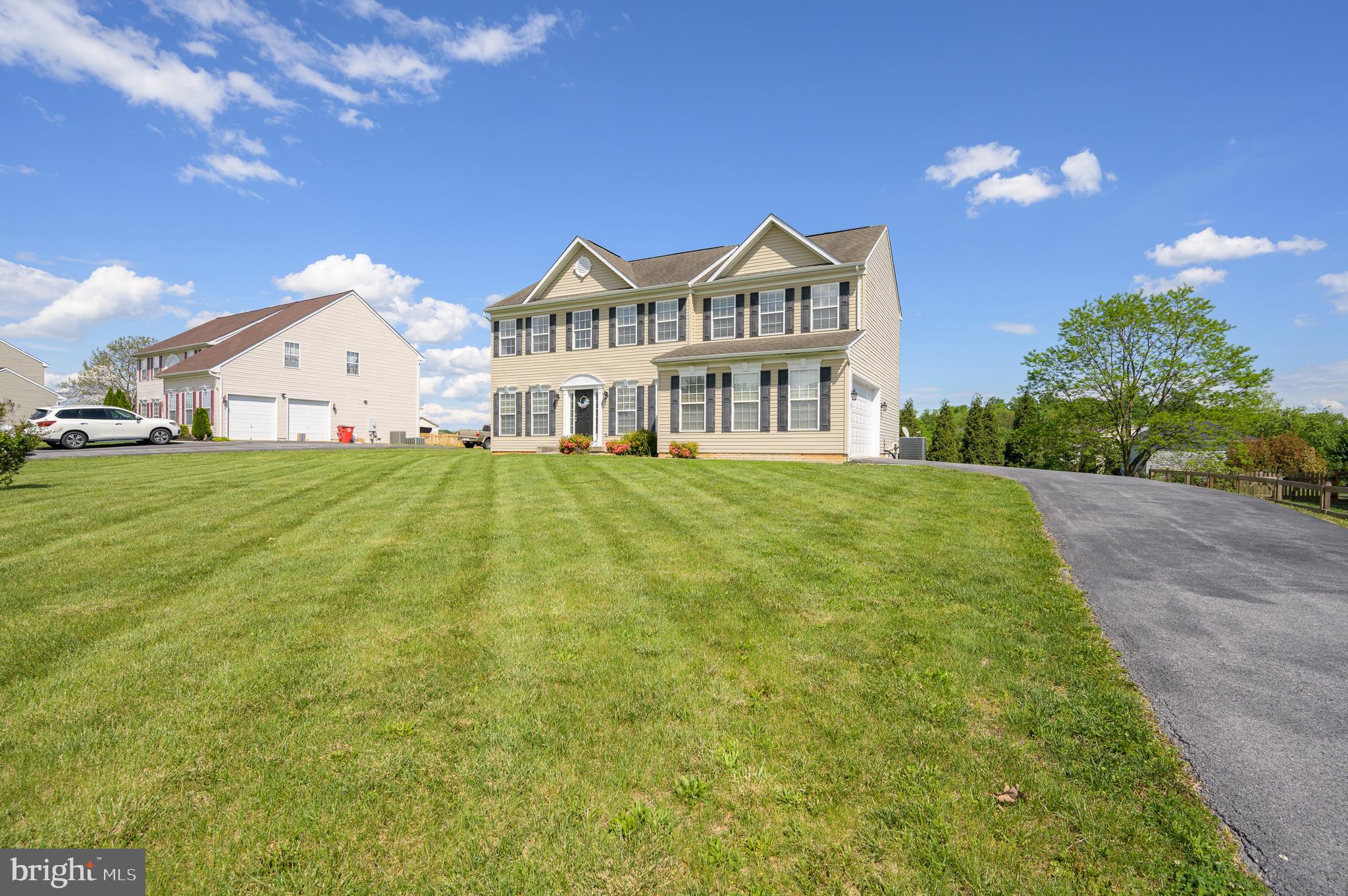 APPLE KNOLLS - Residential