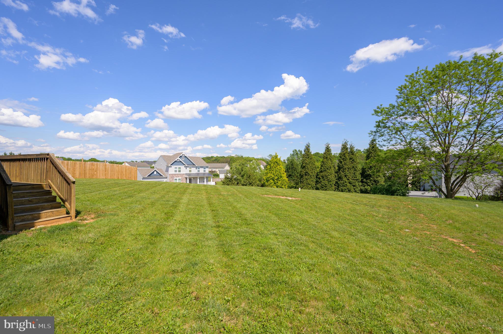 APPLE KNOLLS - Residential