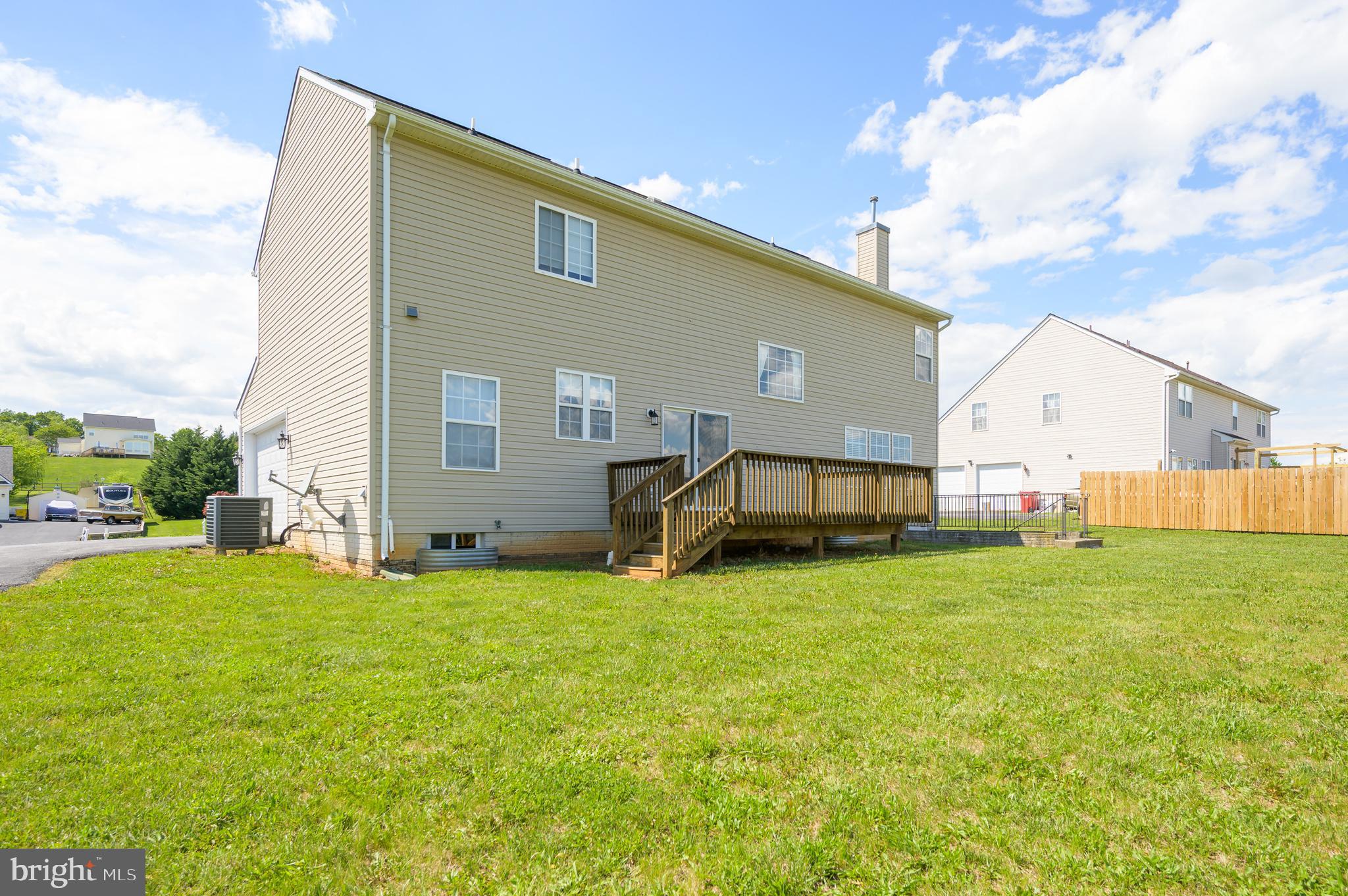 APPLE KNOLLS - Residential