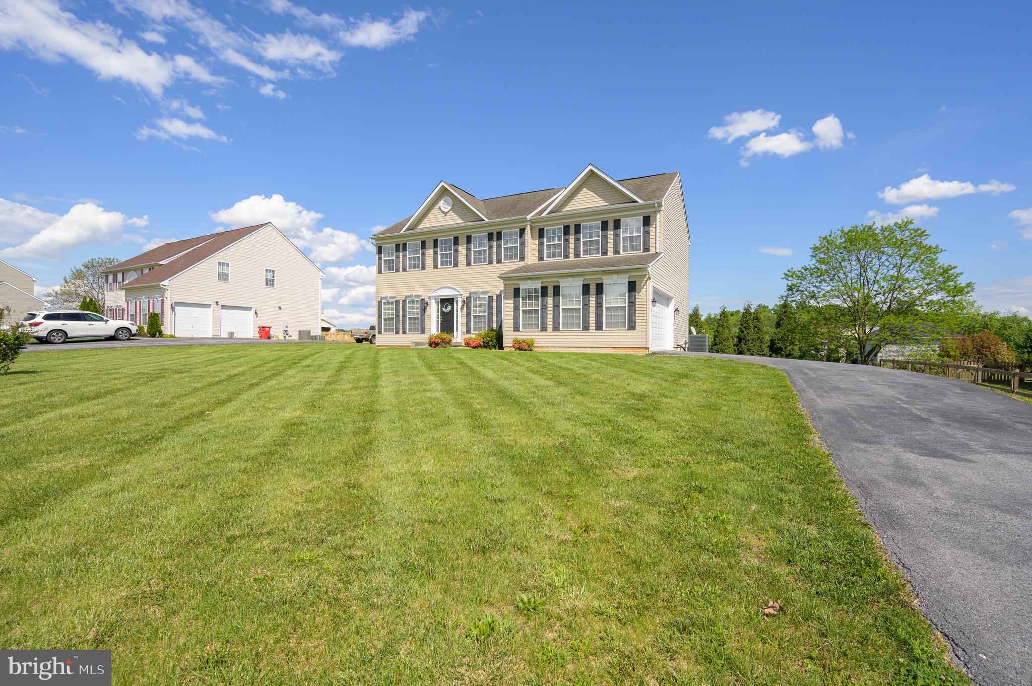 APPLE KNOLLS - Residential