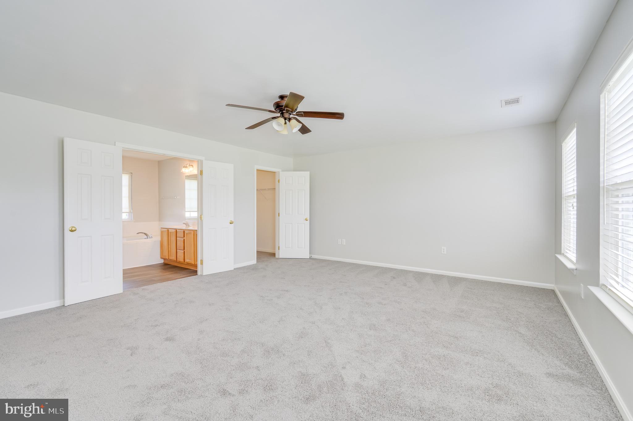 APPLE KNOLLS - Residential