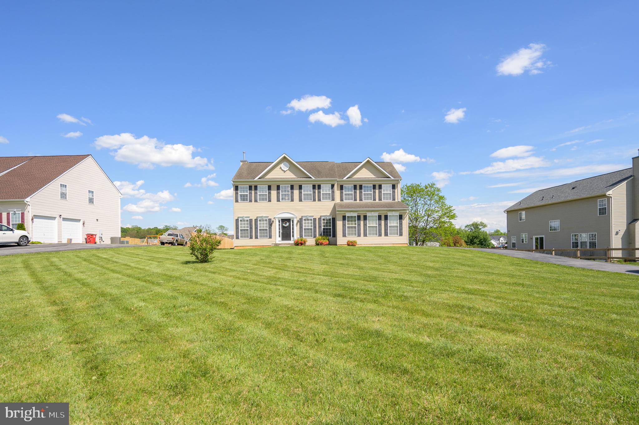 APPLE KNOLLS - Residential