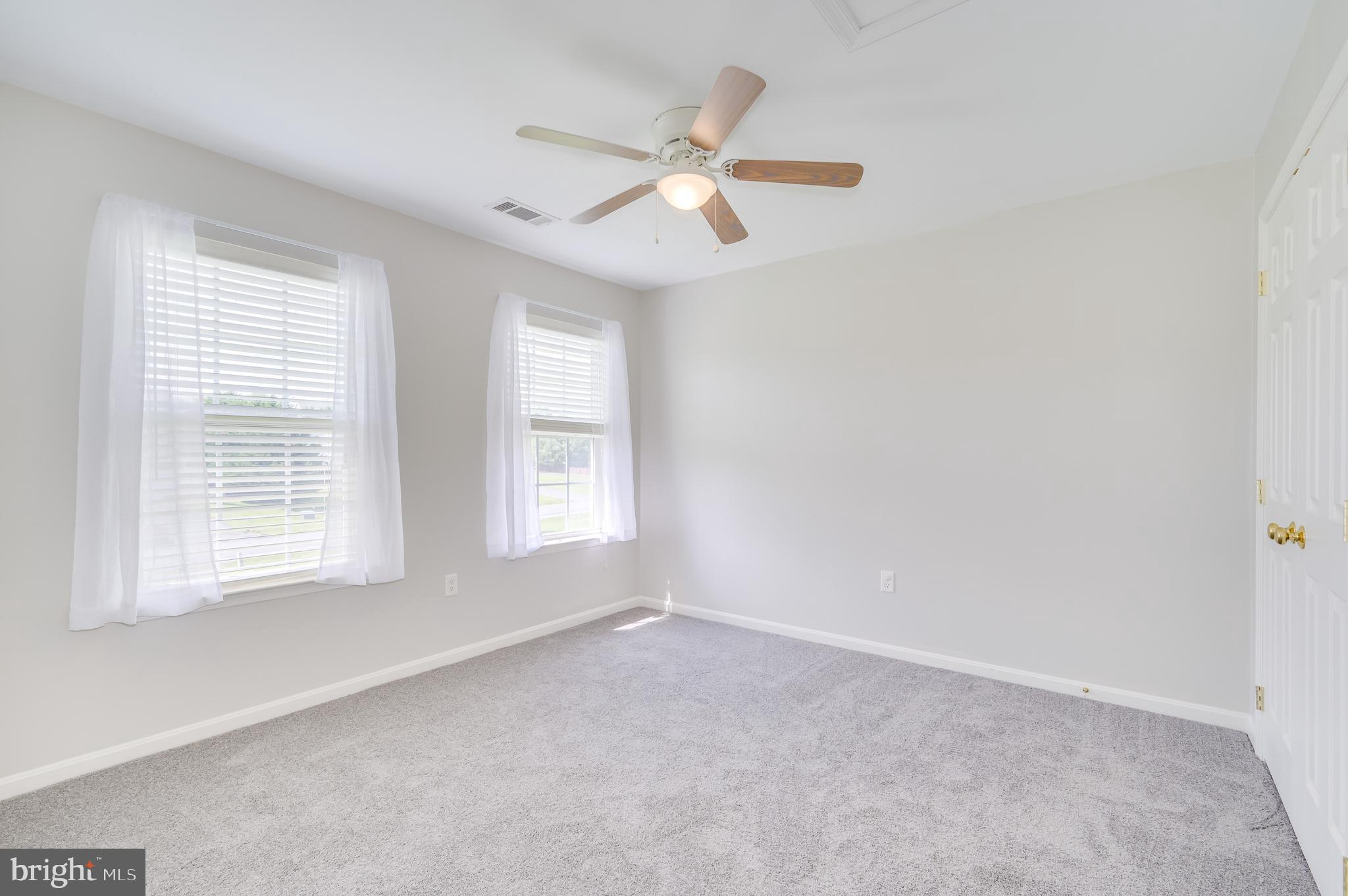 APPLE KNOLLS - Residential