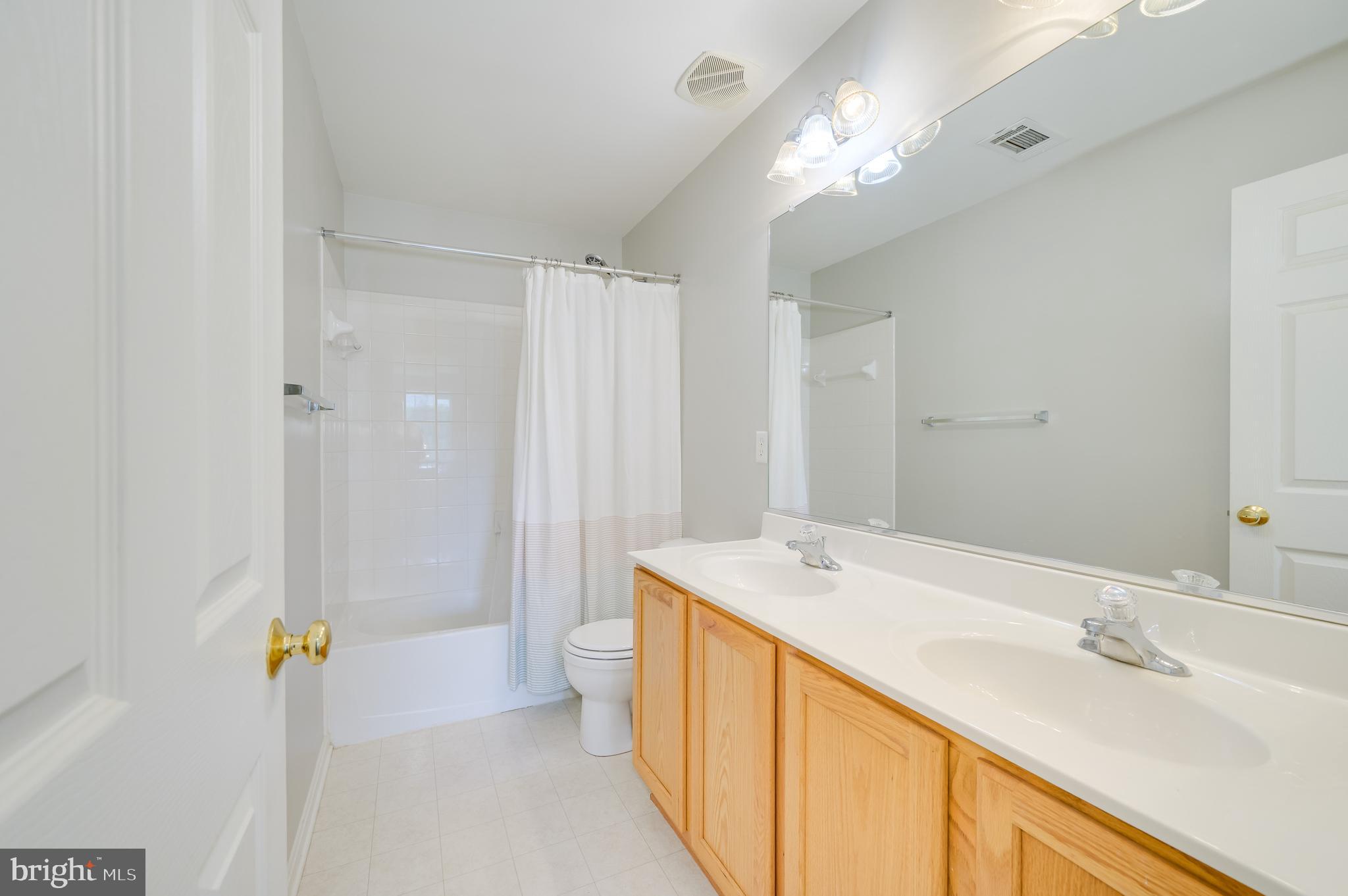 APPLE KNOLLS - Residential