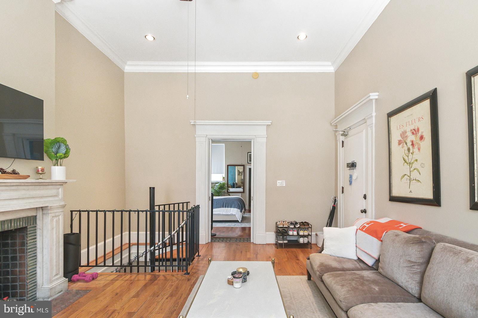 WASHINGTON SQ WEST - Residential Lease