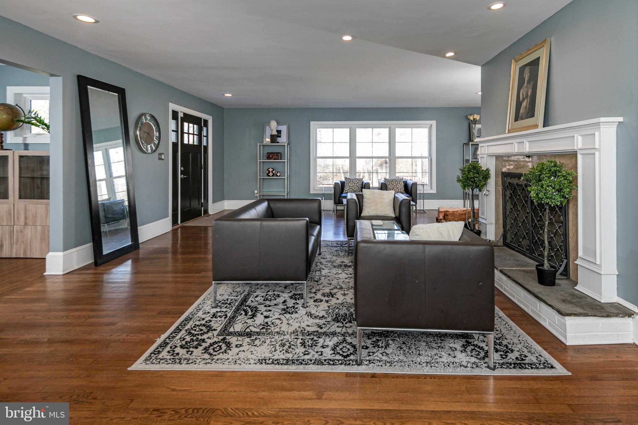 10 TALL TIMBERS DRIVE