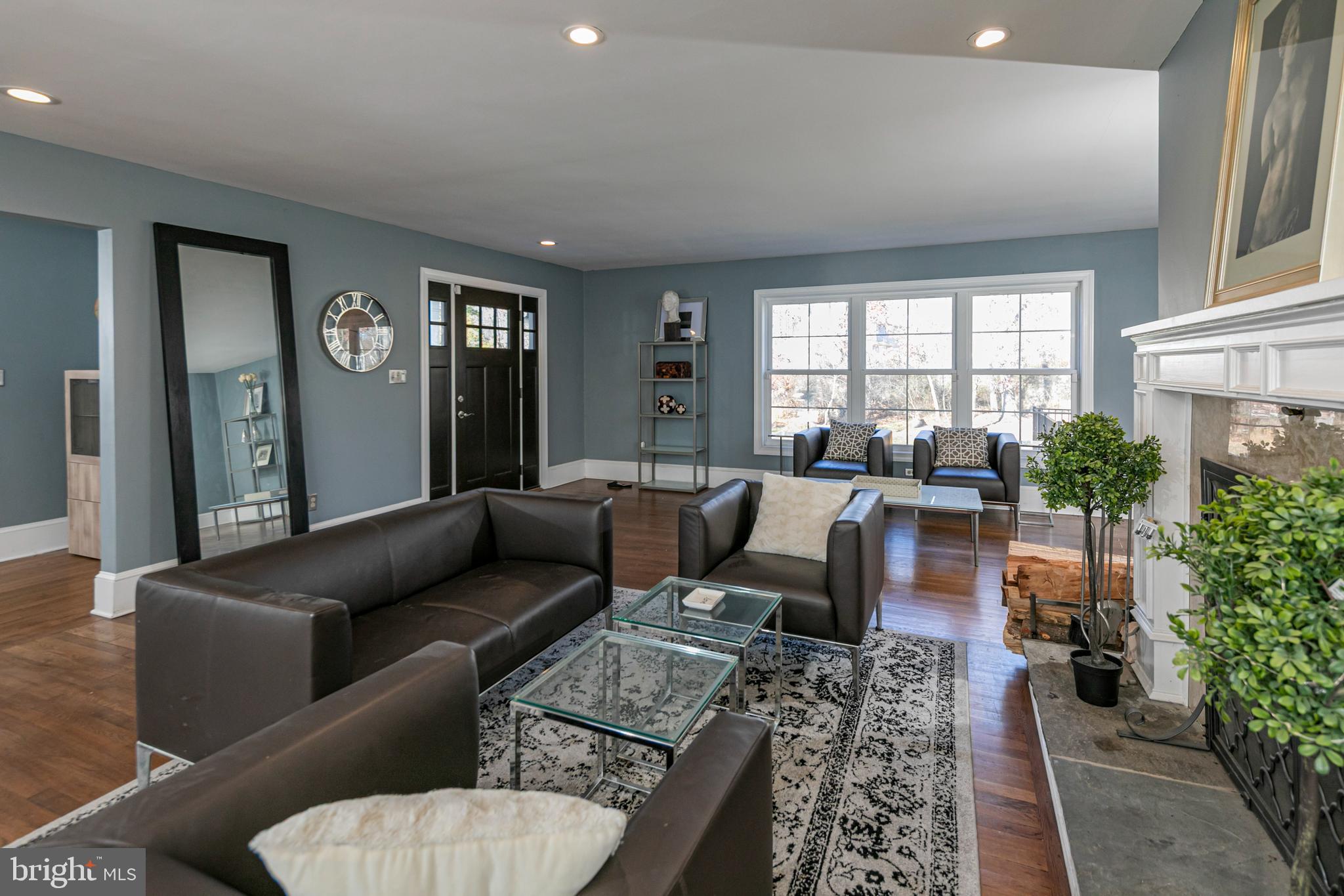 10 TALL TIMBERS DRIVE