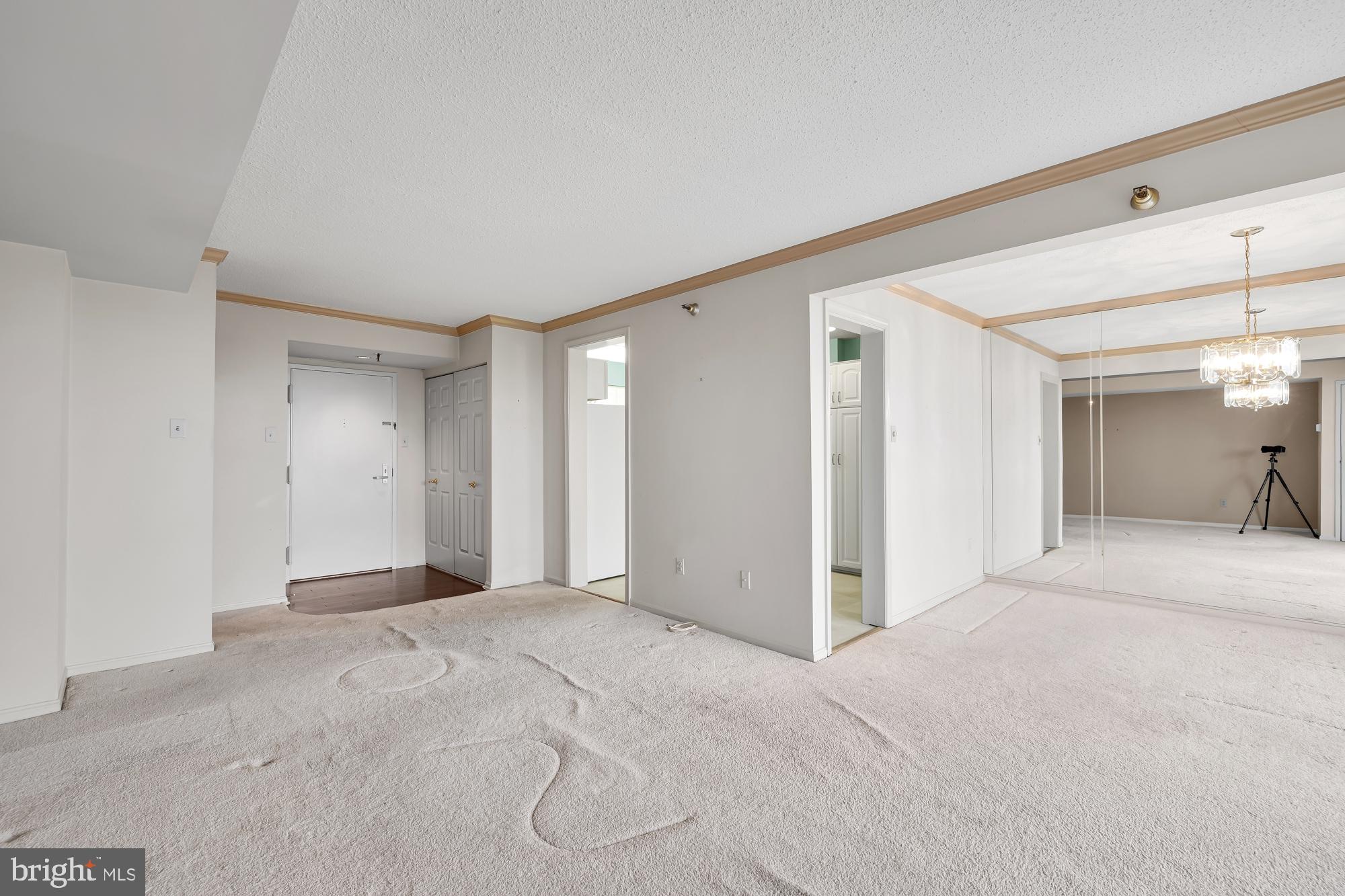 CHELSEA TOWERS - Residential