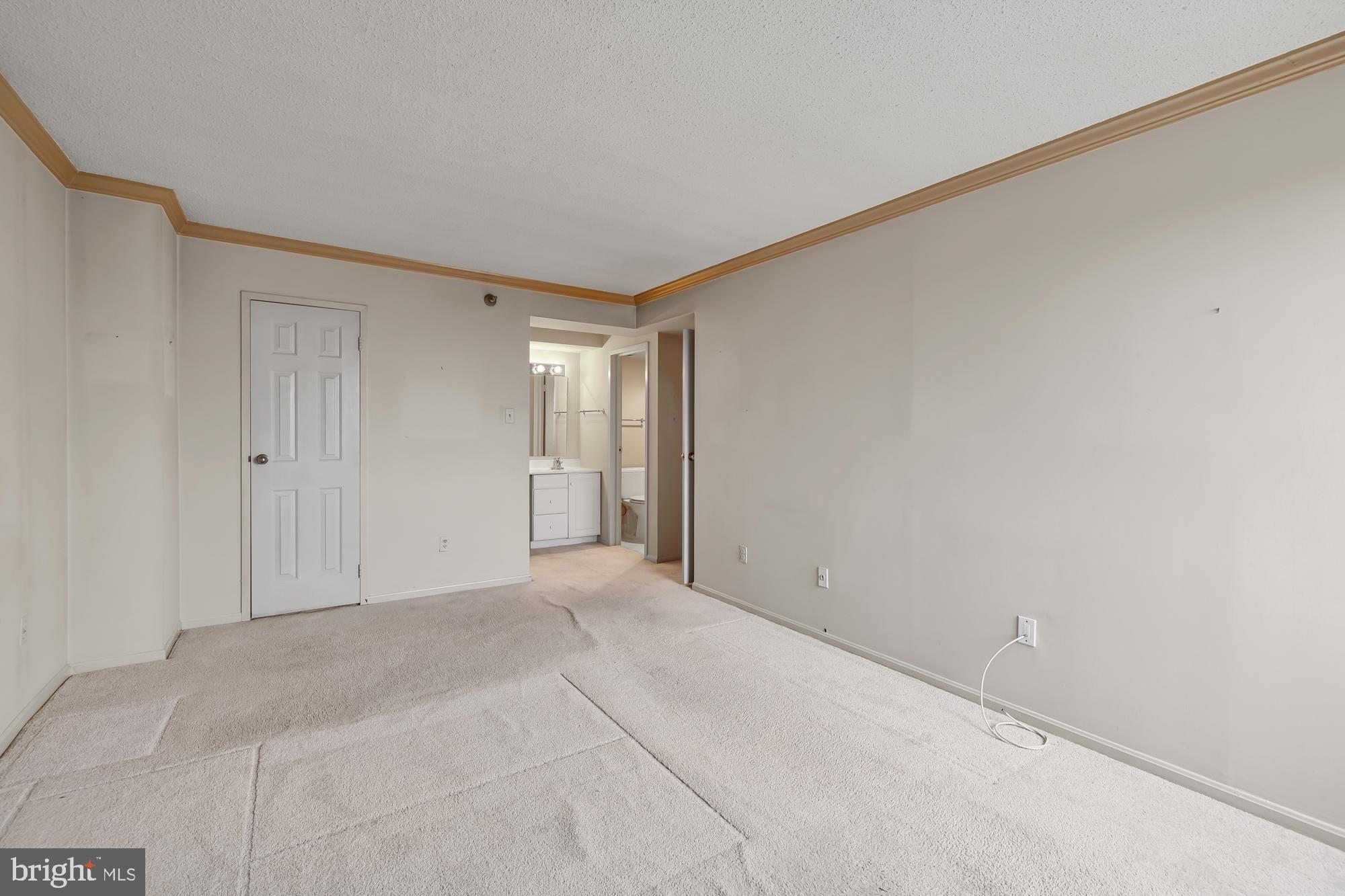 CHELSEA TOWERS - Residential