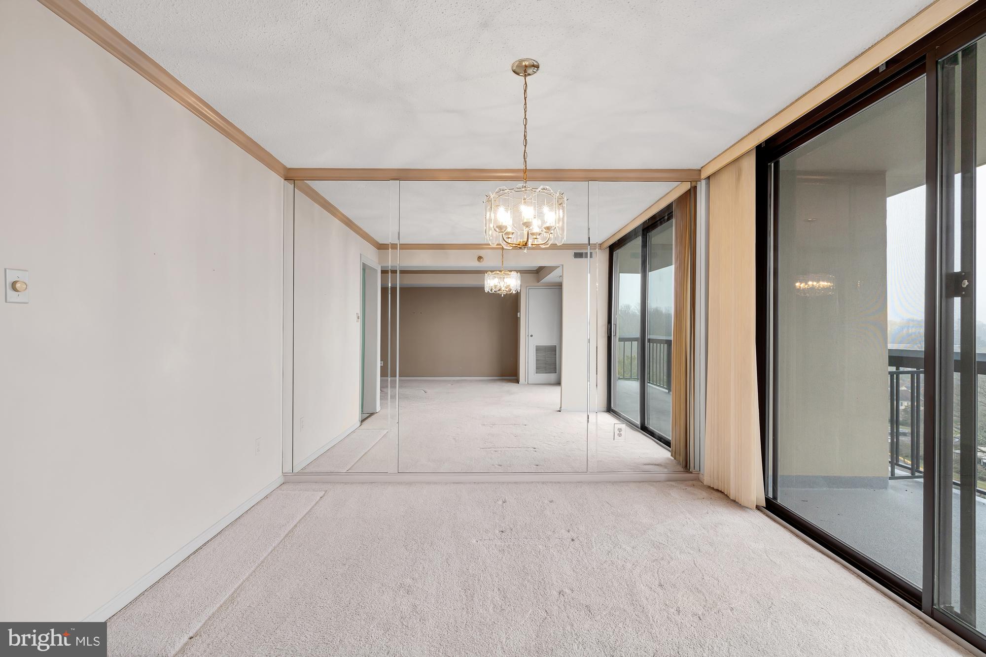 CHELSEA TOWERS - Residential