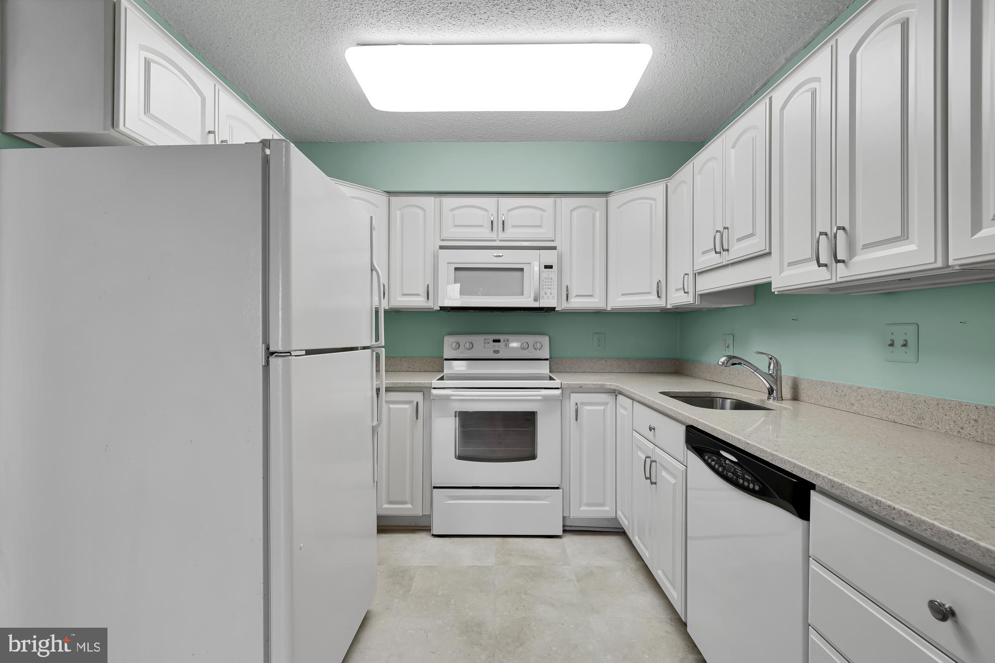 CHELSEA TOWERS - Residential