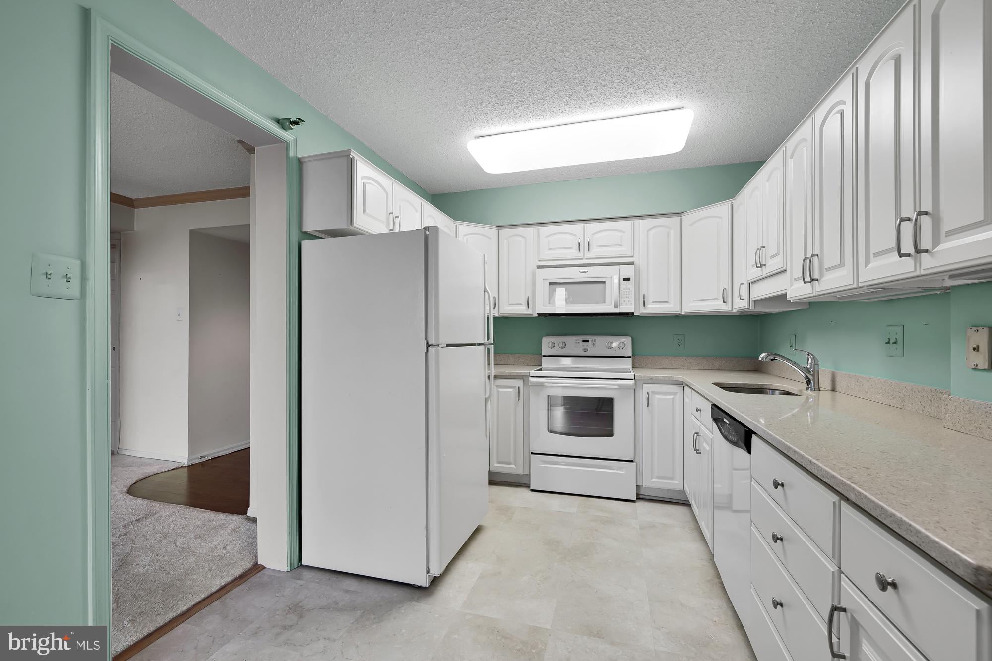 CHELSEA TOWERS - Residential