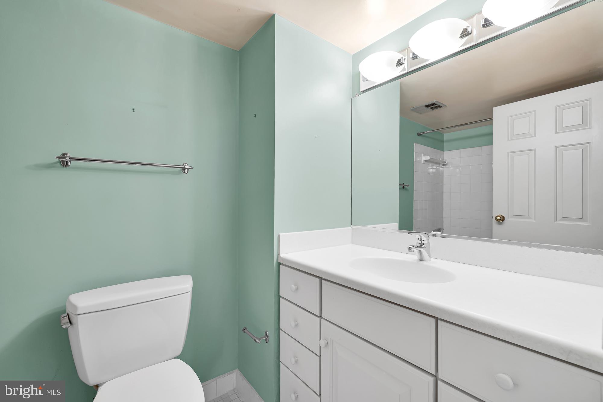 CHELSEA TOWERS - Residential