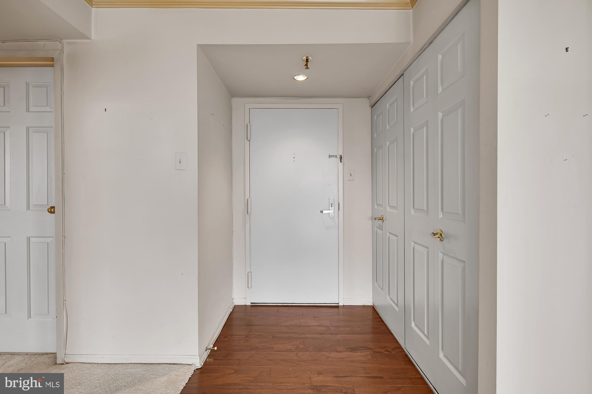 CHELSEA TOWERS - Residential