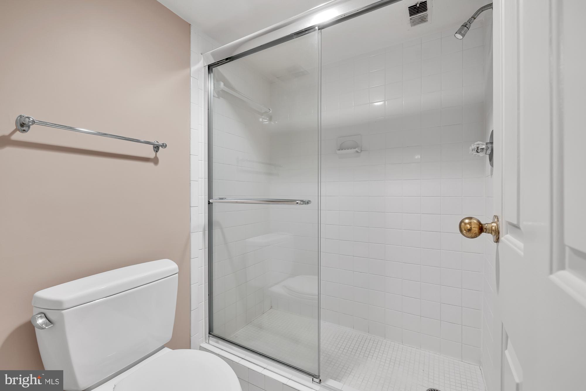 CHELSEA TOWERS - Residential