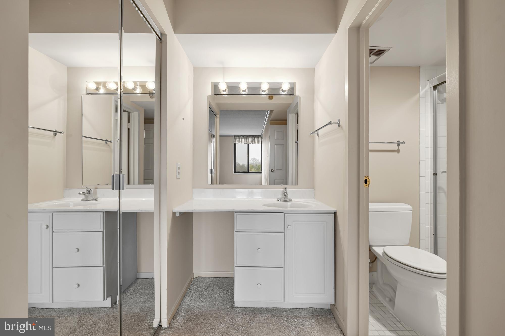 CHELSEA TOWERS - Residential