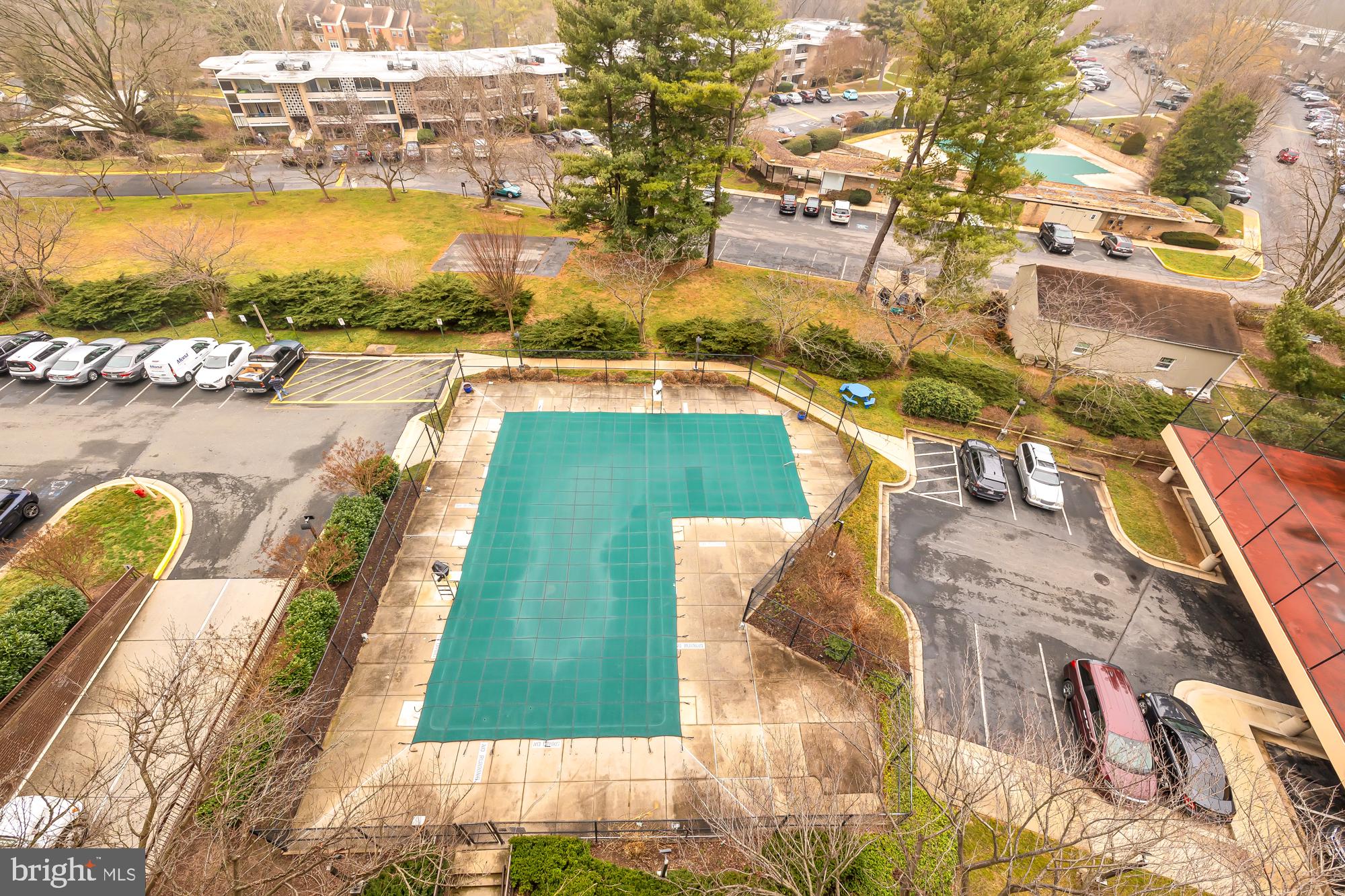 CHELSEA TOWERS - Residential