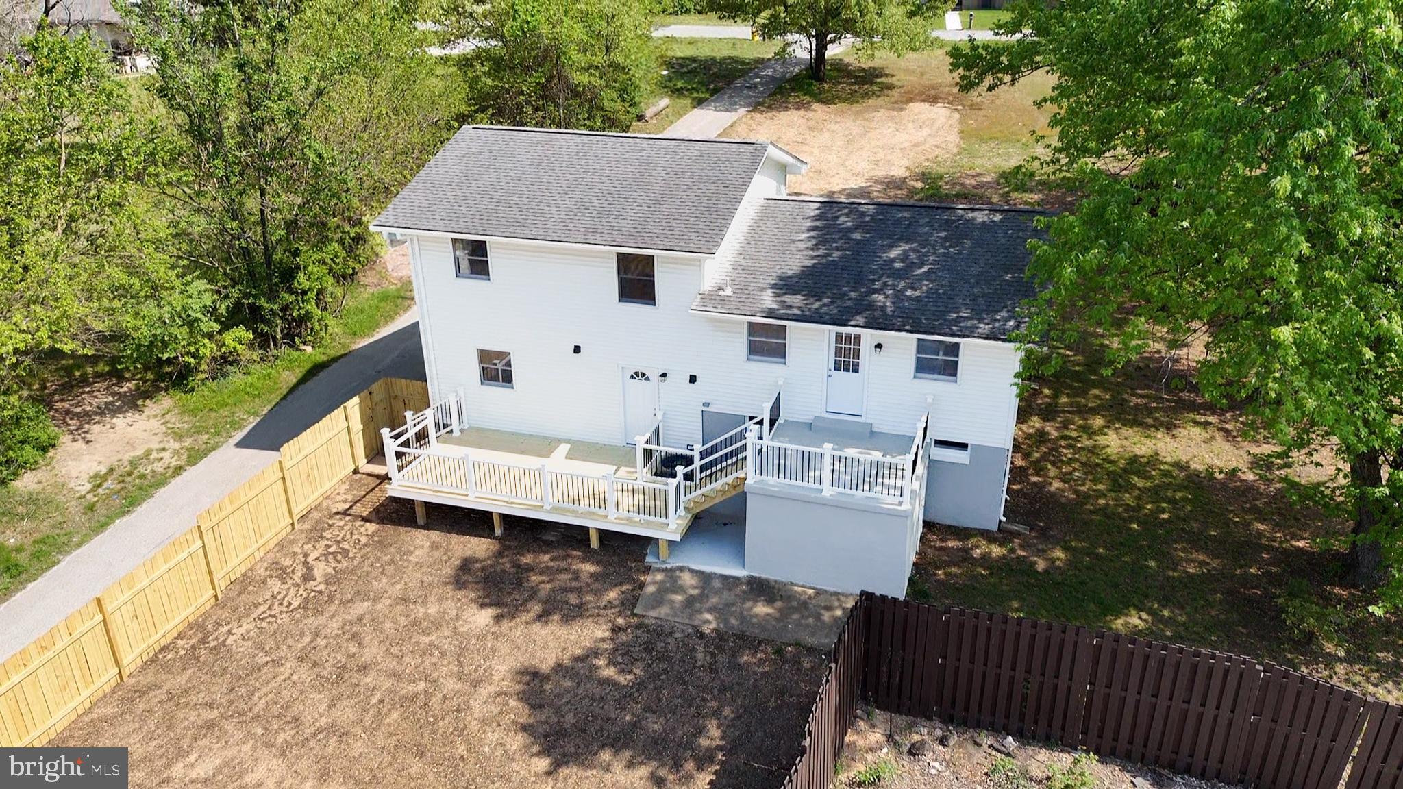 1528 MATTHEWS TOWN ROAD