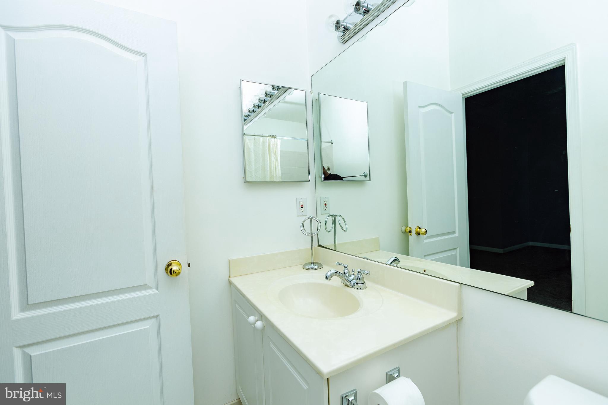 FOXRIDGE - Residential Lease