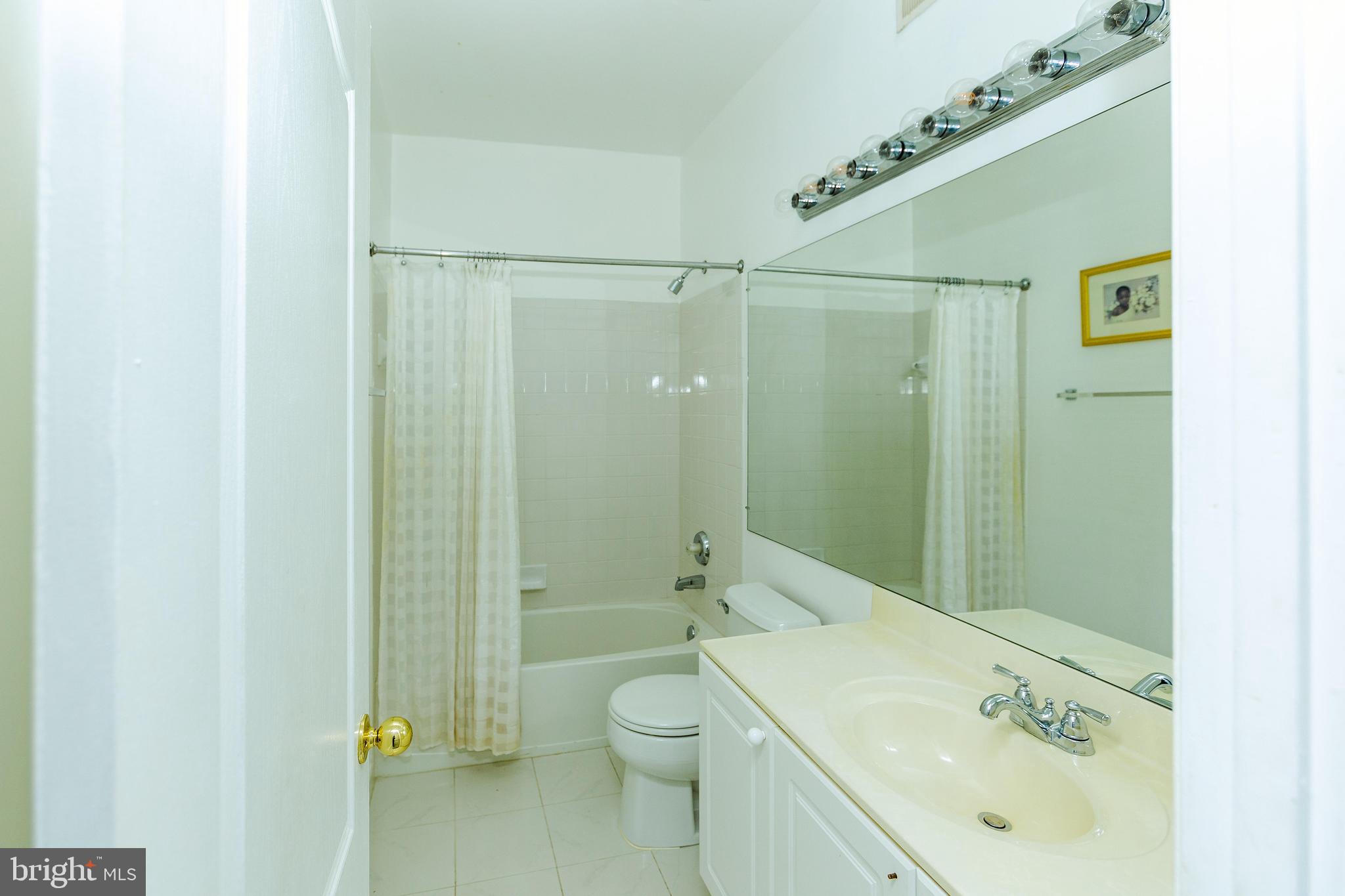 FOXRIDGE - Residential Lease