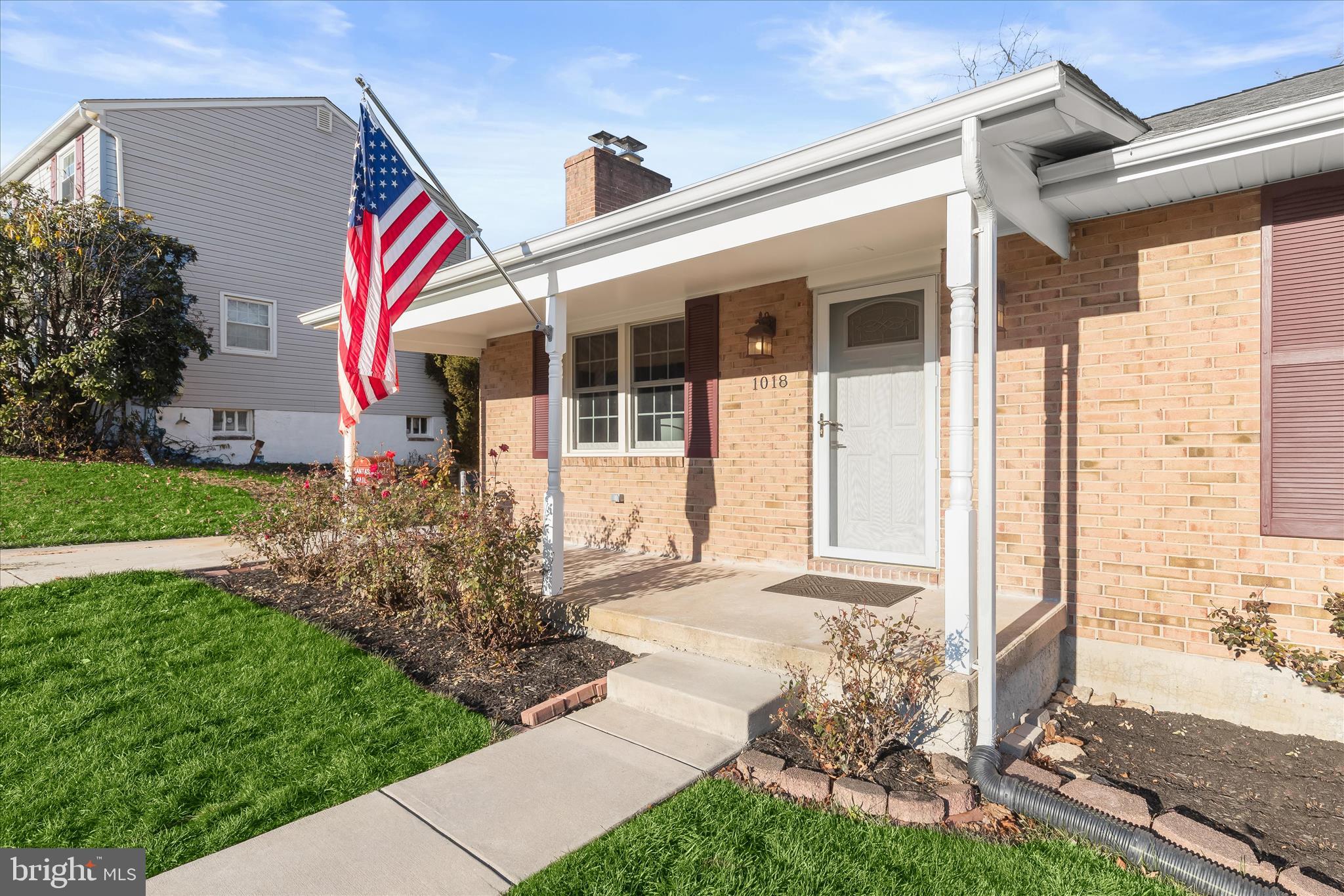 1018 SAXON HILL DRIVE