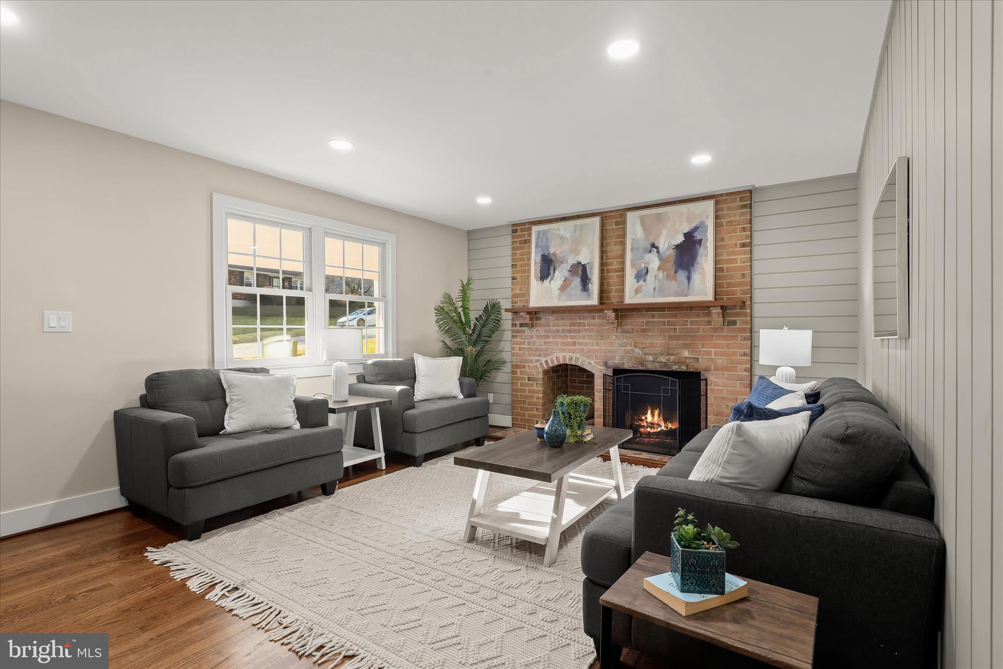 1018 SAXON HILL DRIVE