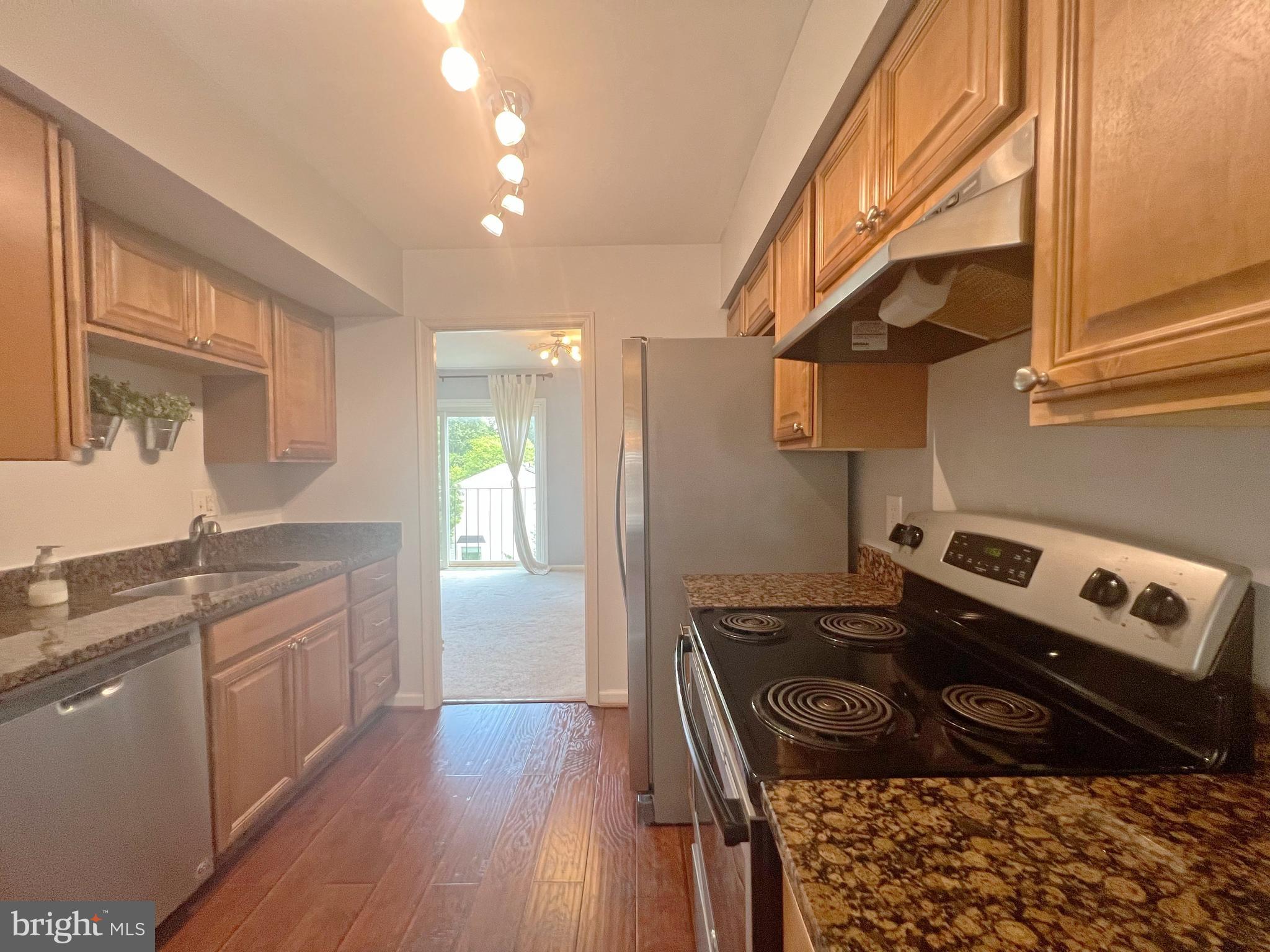 GLEN COVE - Residential Lease