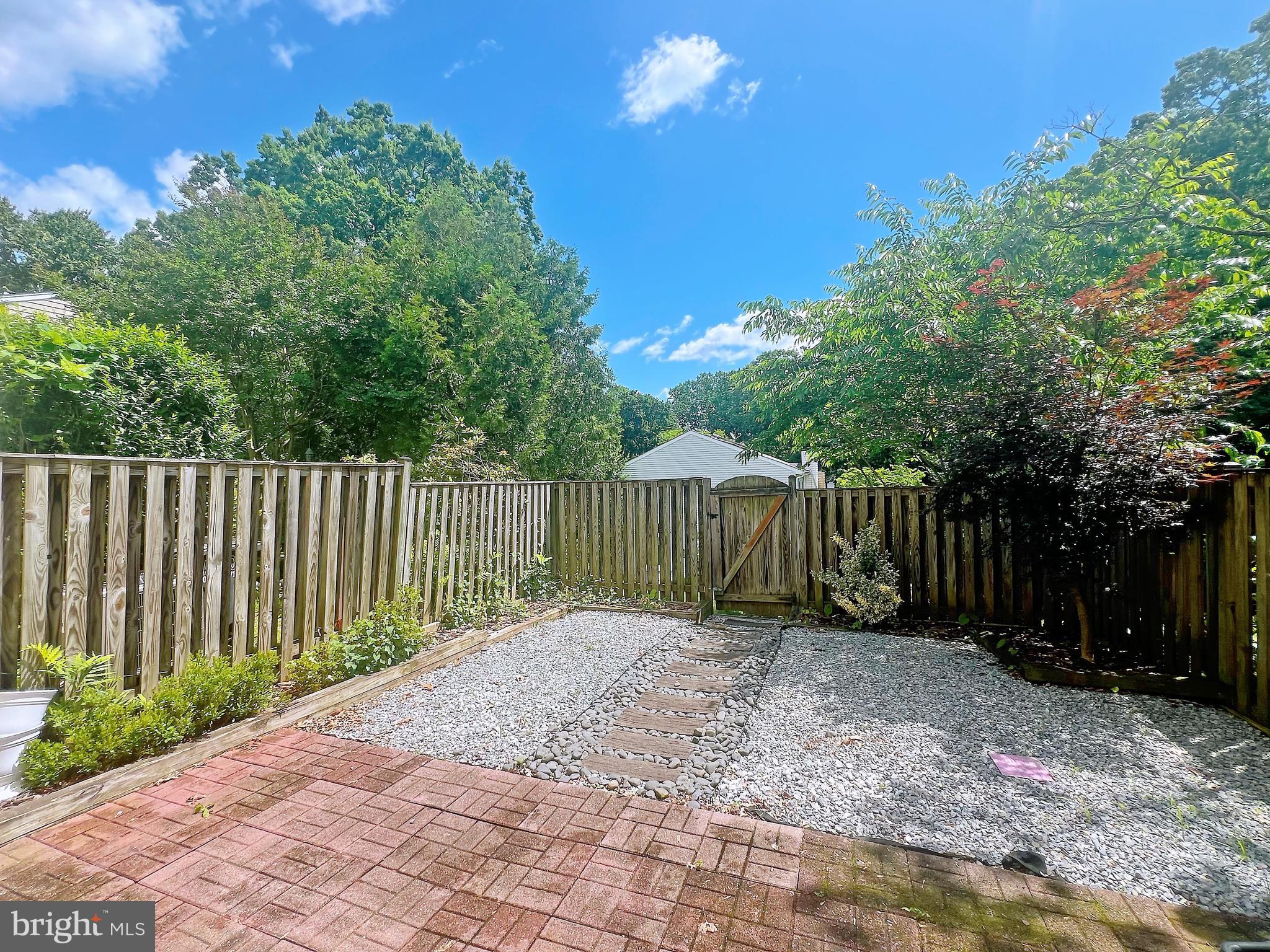 GLEN COVE - Residential Lease